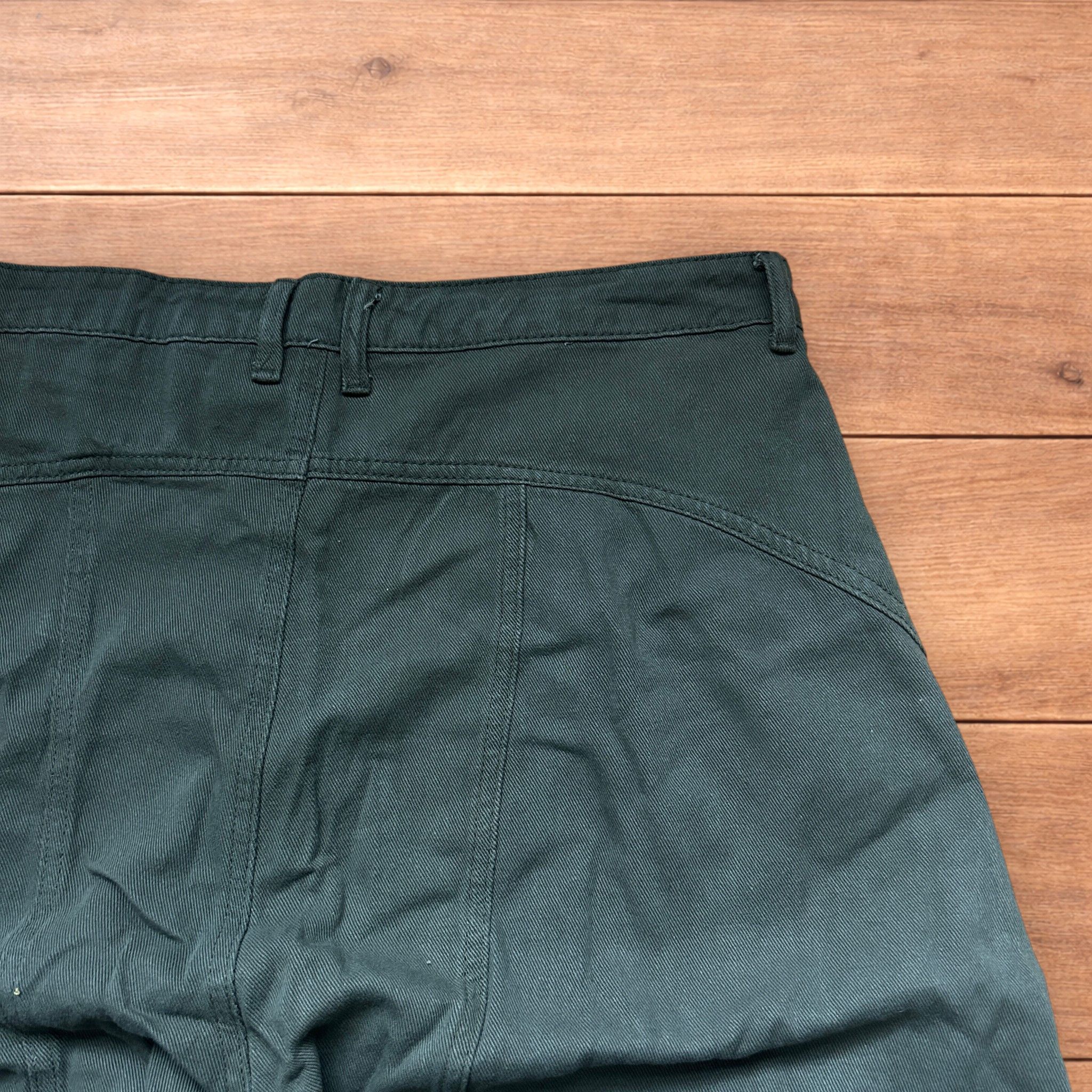 Japanese Brand Vintage Military style baggy wide cargo trousers in khaki. Size US 36 / EU 52 - 4 Thumbnail
