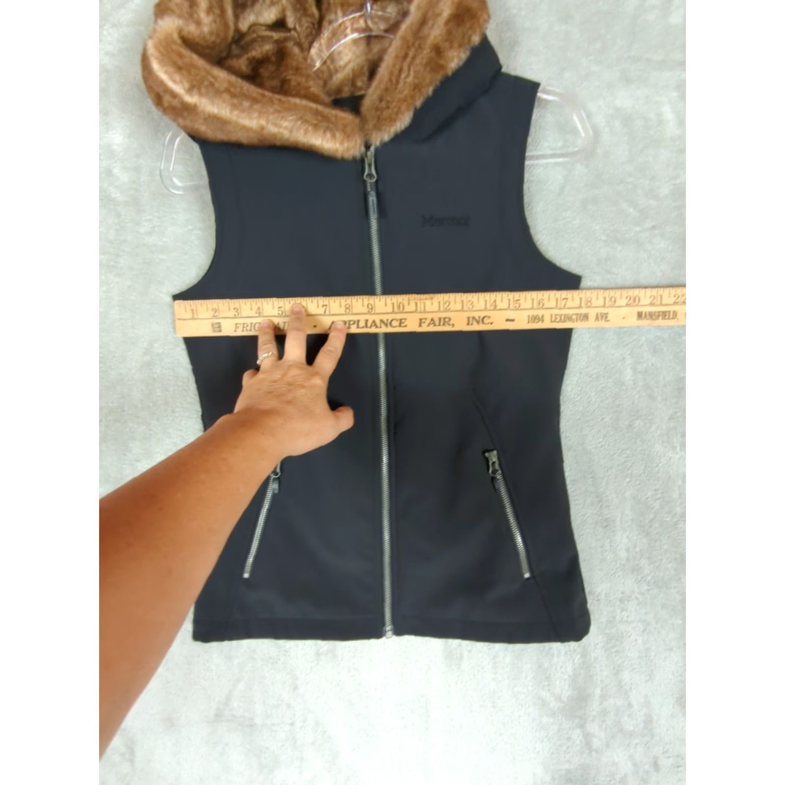 Marmot Marmot Furlong Softshell Vest Women S Black Fur Trim Hood Full Zip Pockets Lined Outdoor Vintage No Size S / US 4 / IT 40 - 6 Thumbnail