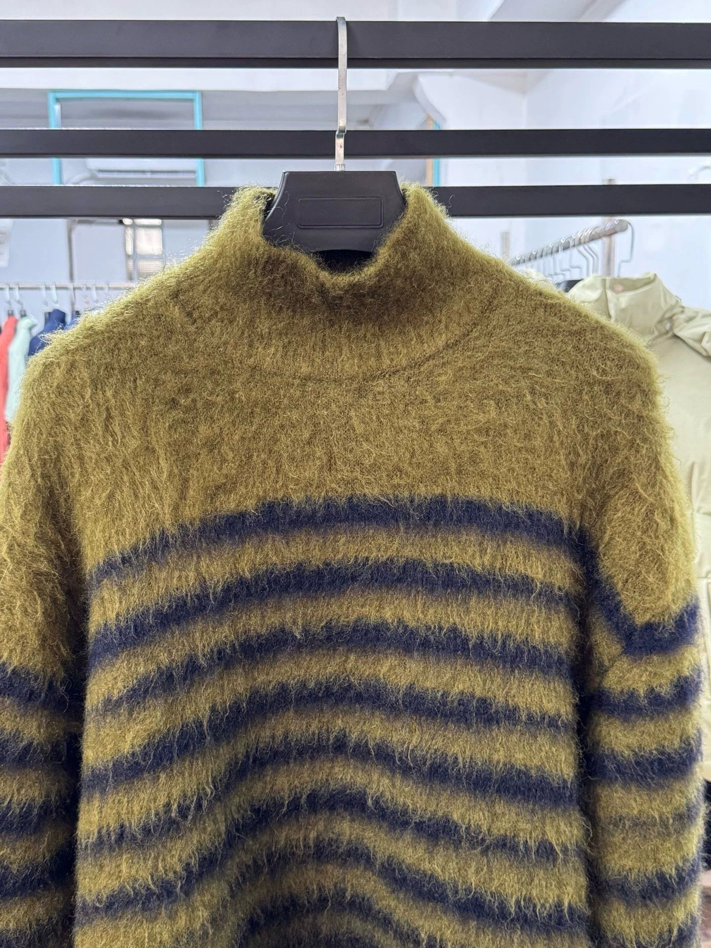 Bottega Veneta loose fit green striped men's sweater Size US S / EU 44-46 / 1 - 2 Thumbnail