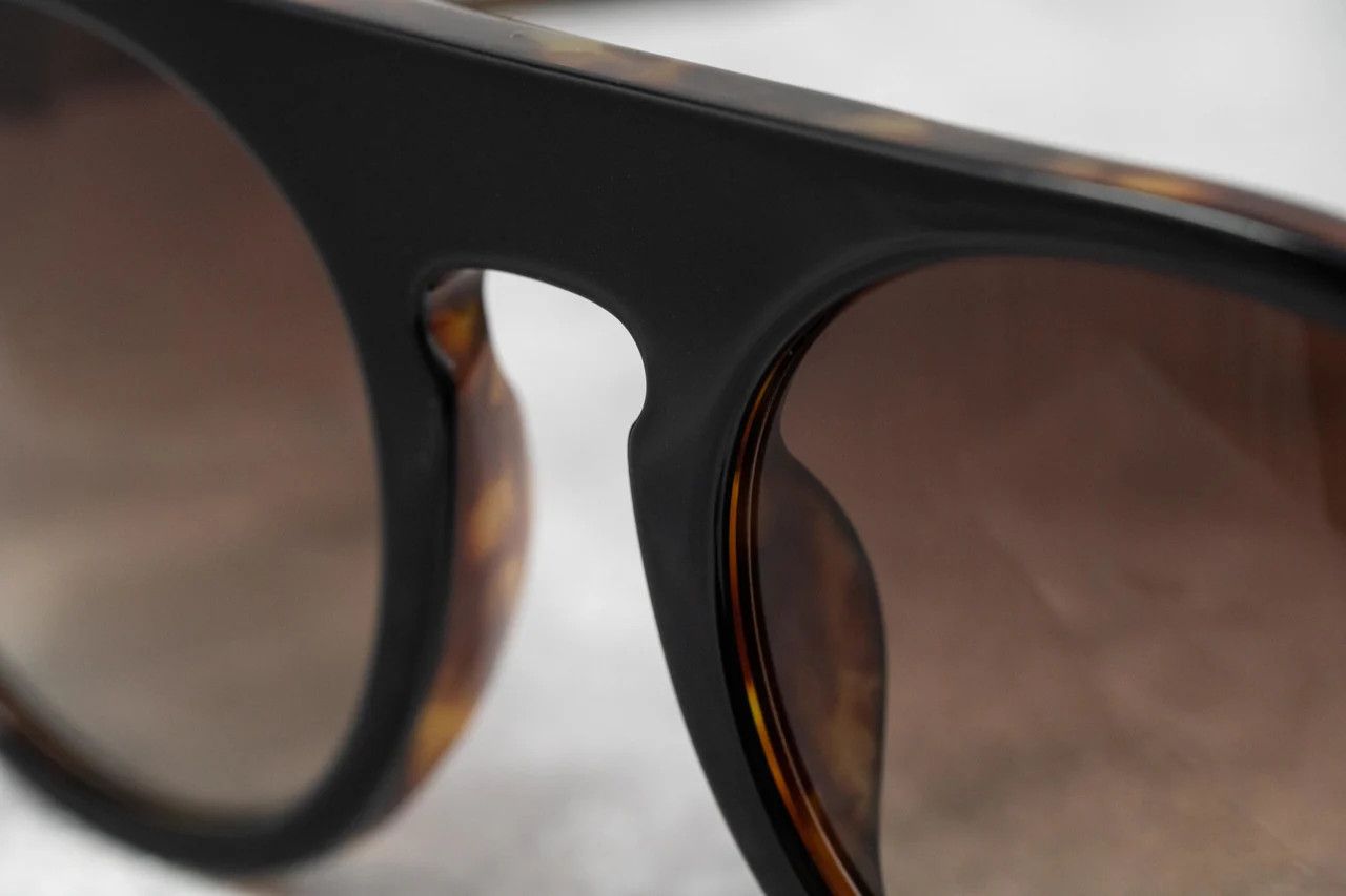 Ann Demeulemeester Ann Demeulemeester Sunglasses Flat Top Black and Brown Size ONE SIZE - 12 Thumbnail