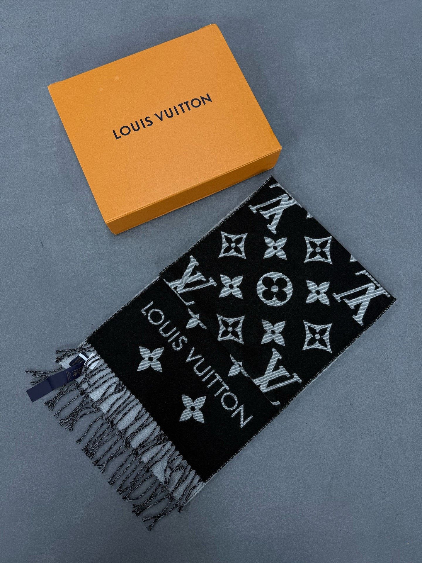 Louis Vuitton Louis Vuitton Retro Black Item Women Size ONE SIZE - 1 Thumbnail