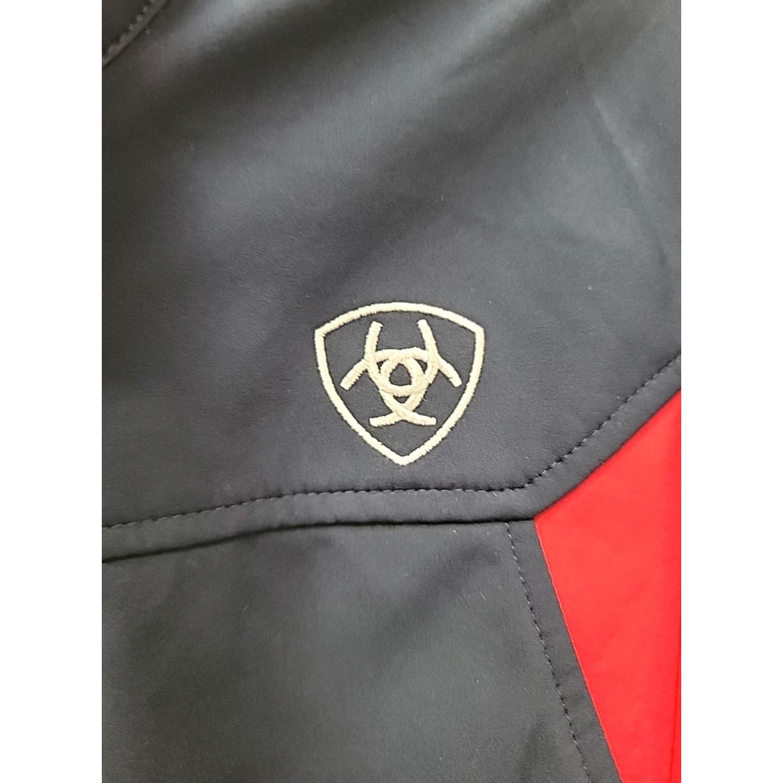 Ariat Ariat Womens XS Jacket Softshell Zip Multicolor Logo USA 18 Chest Short Length Regular Fit Mens Womens Girls? Size XS / US 0-2 / IT 36-38 - 2 Thumbnail