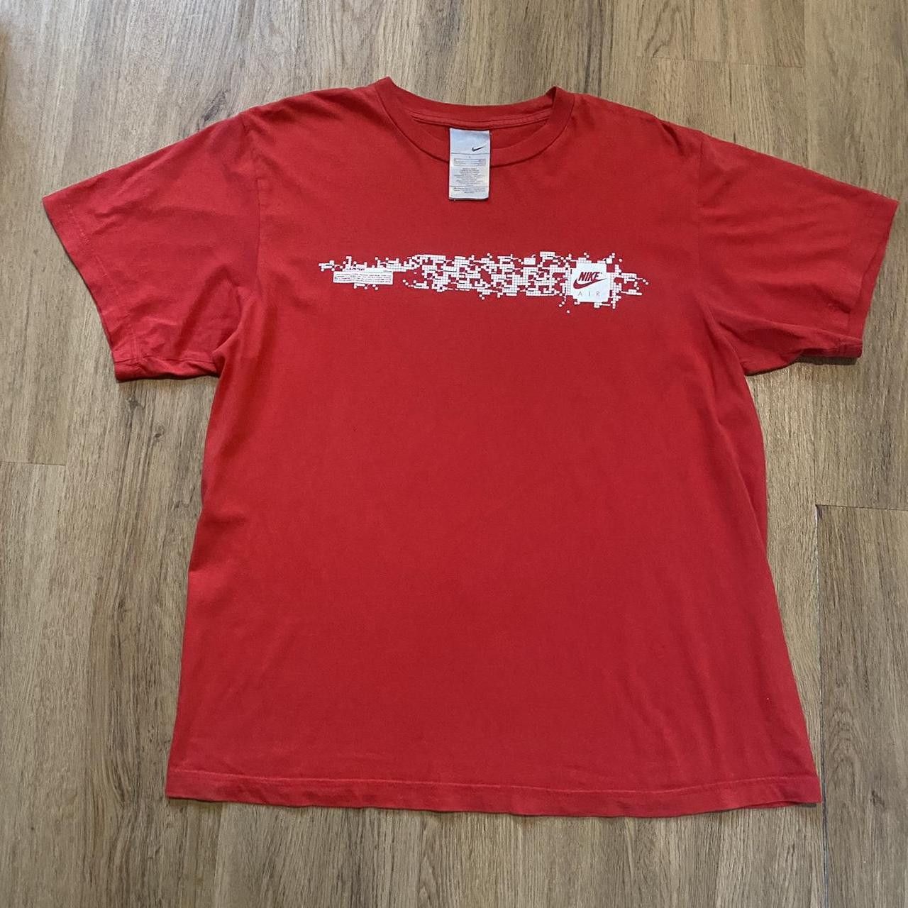 Nike 2000s y2k Red Nike graphic tee with a unique design Size US L / EU 52-54 / 3 - 2 Thumbnail