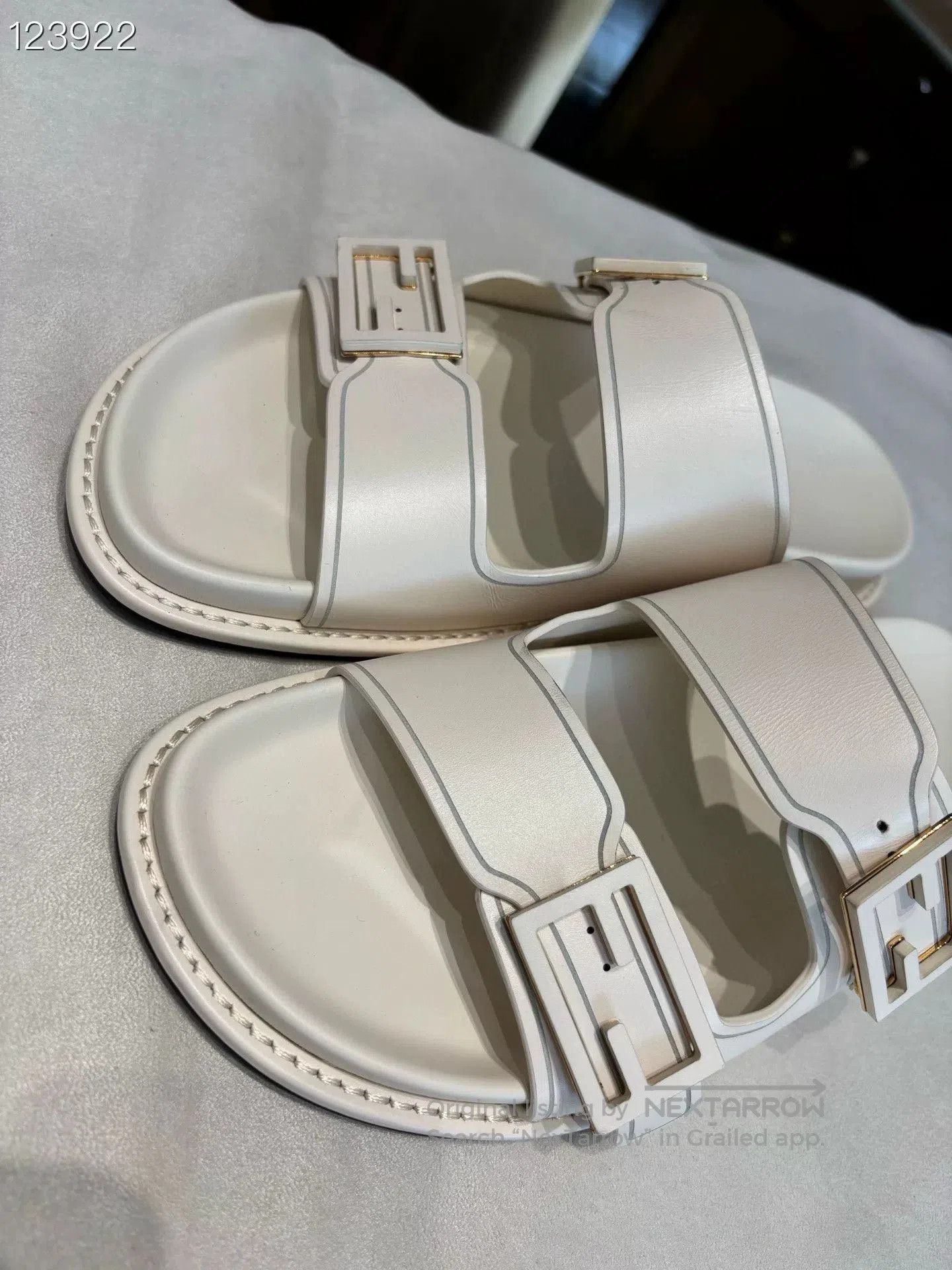 Fendi Fendi Women's Flat Casual Sandals. Size US 7 / IT 37 - 3 Thumbnail