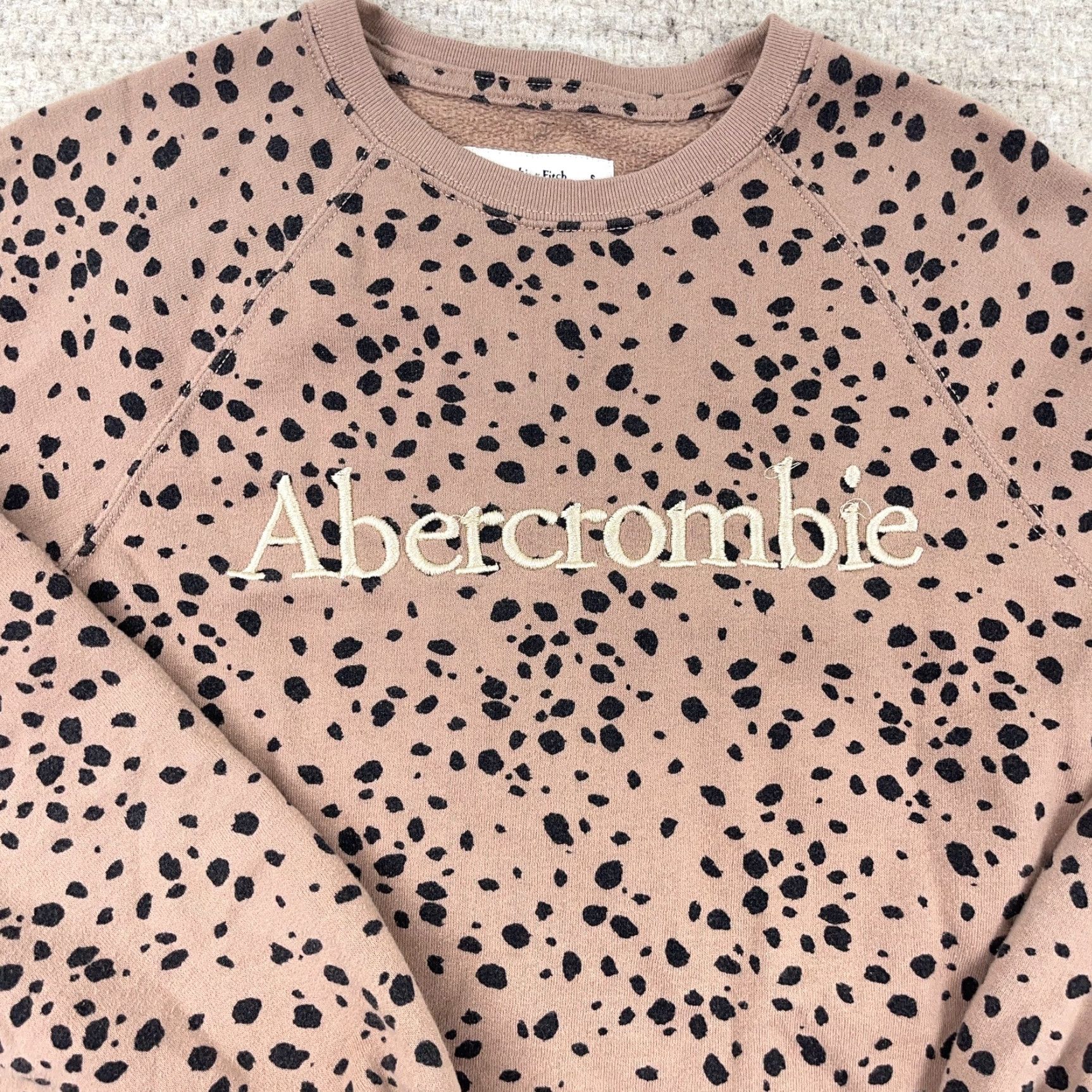 Abercrombie & Fitch Abercrombie & Fitch Sweatshirt Women Small Crop Top Cheetah Leopard Print Size S / US 4 / IT 40 - 2 Thumbnail