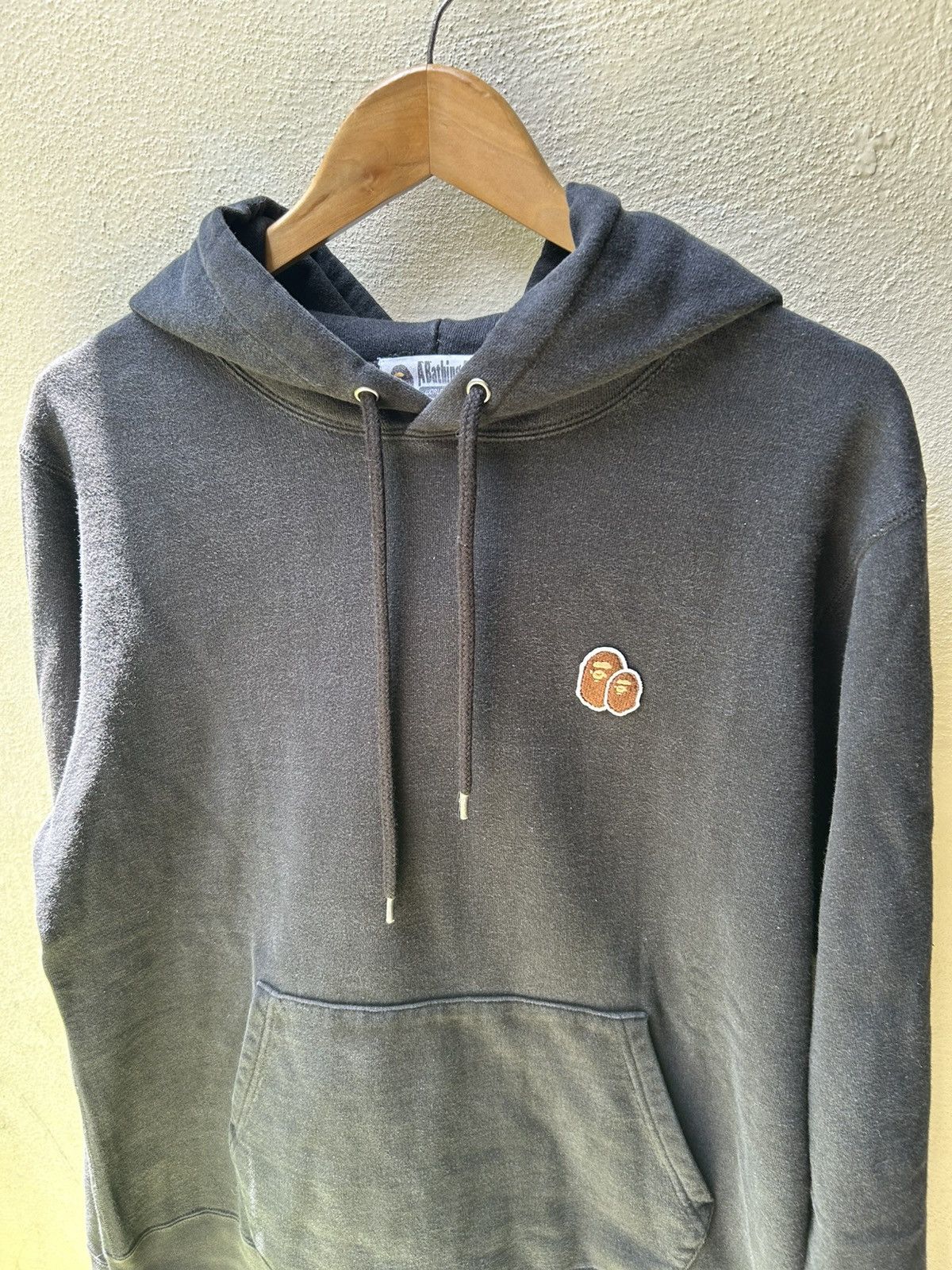 Bape A Bathing Ape Small Logo Hoodie Size US L / EU 52-54 / 3 - 2 Thumbnail