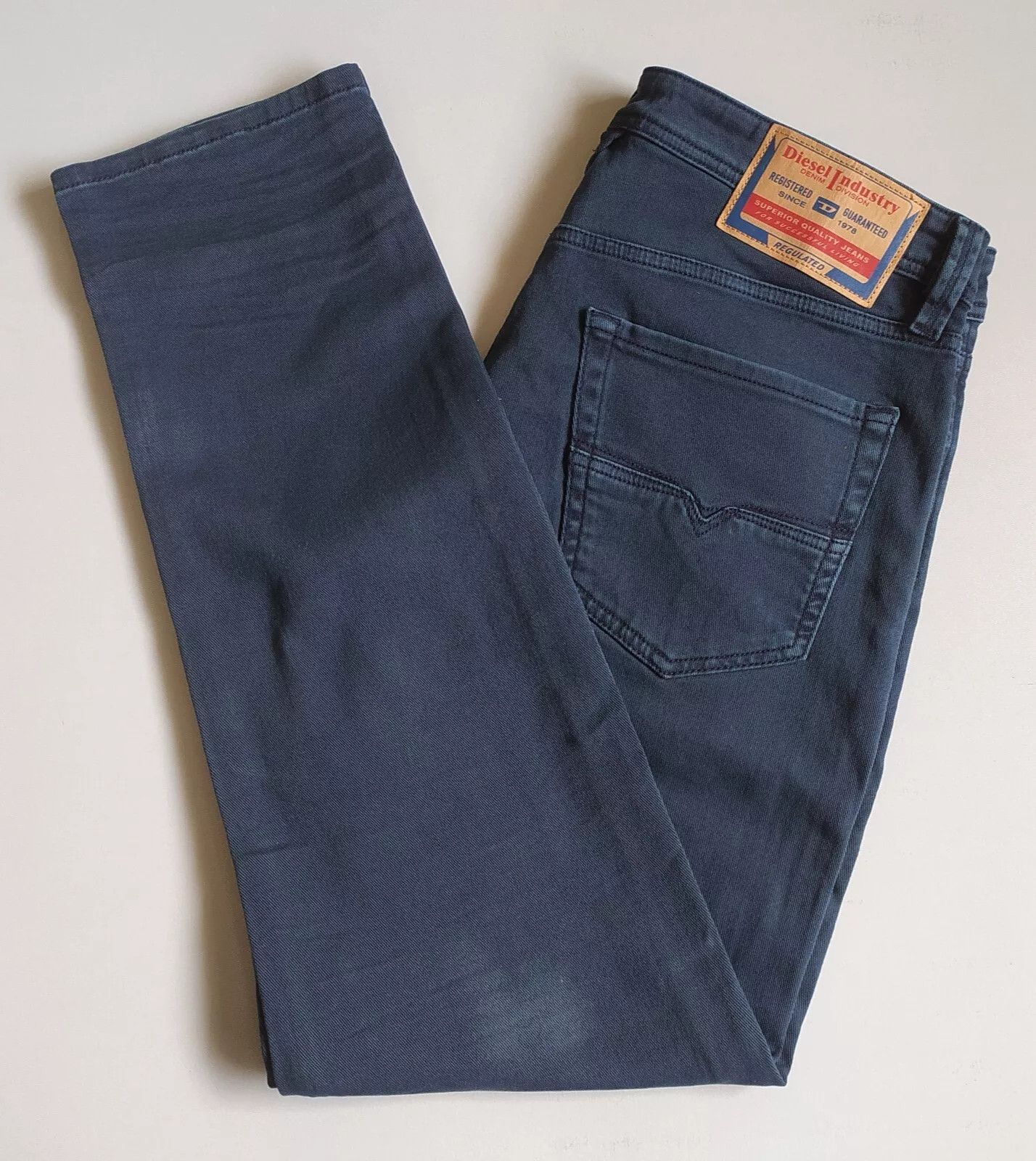 Diesel Diesel 1986 LARKEE-BEEX 0QWTY MENS JEANS T 1118 Size US 32 / EU 48 - 12 Thumbnail