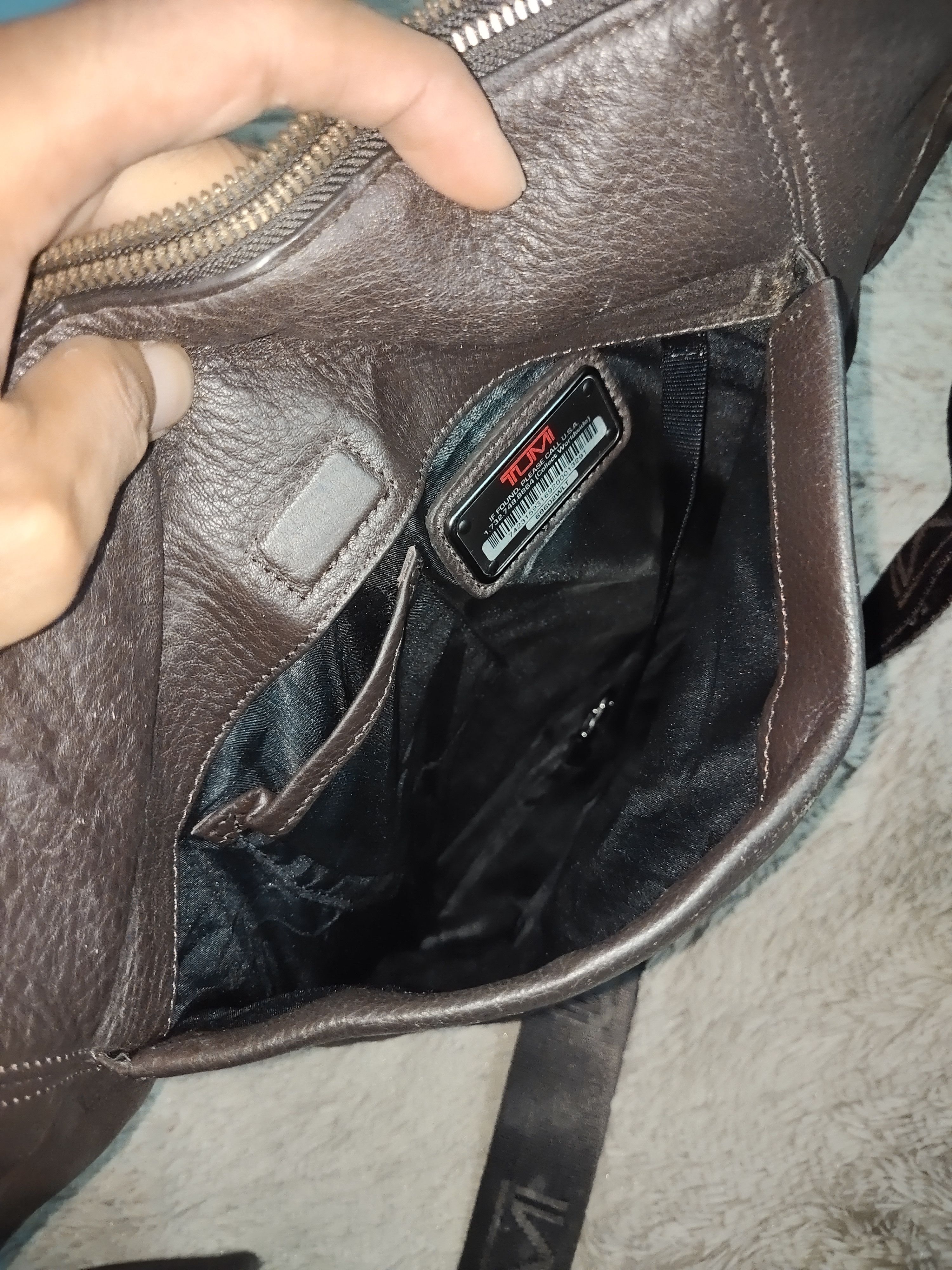 Tumi Tumi Leather Sling Bag Size ONE SIZE - 7 Thumbnail