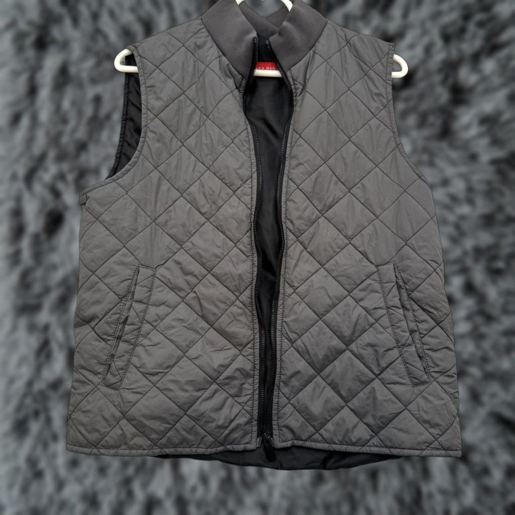 Zara Zara Man Quilted Vest Mens Size 40 Gray Sleeveless Full Zip Lightweight Jacket Size US XXS / EU 40 - 1 Thumbnail