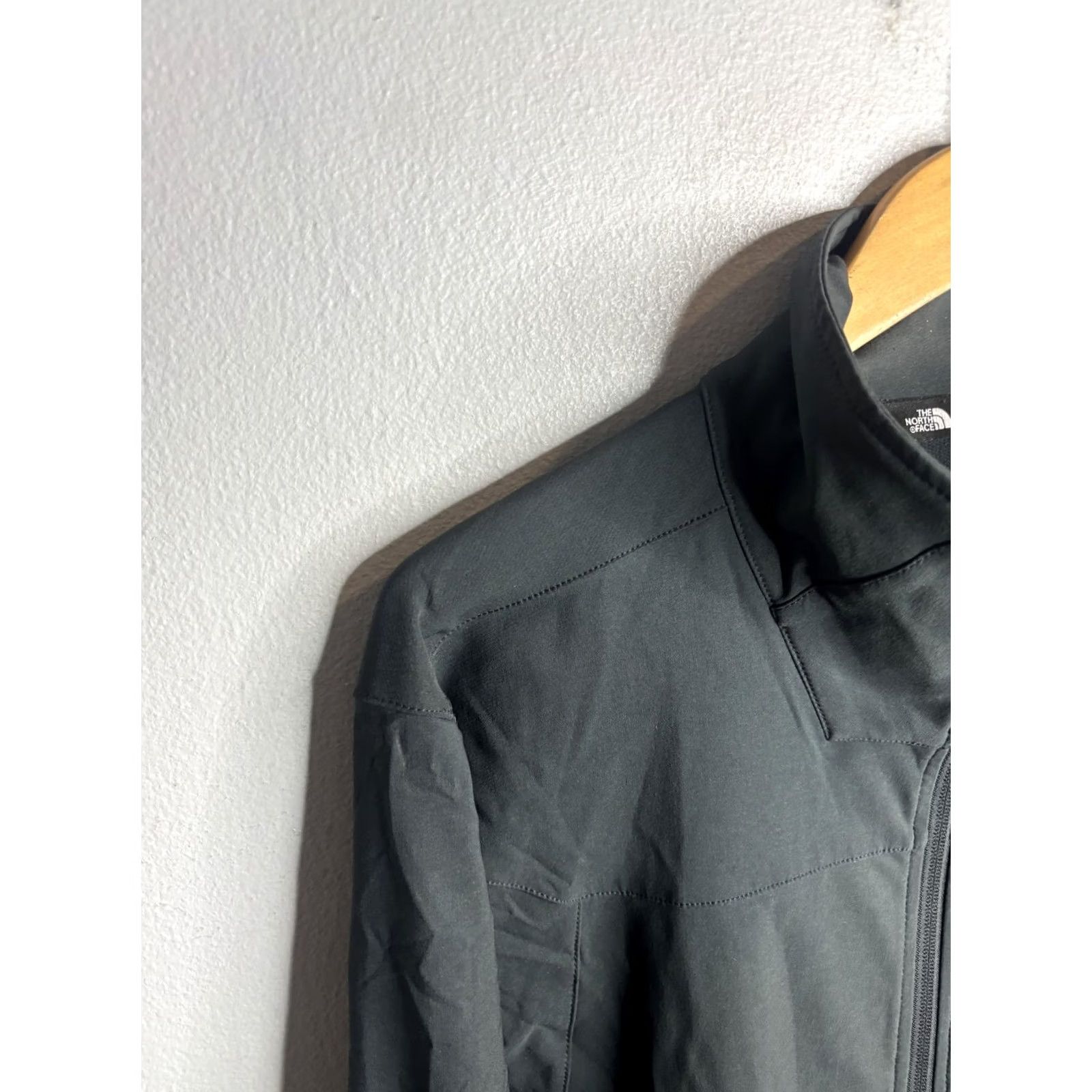 The North Face The North Face Windwall Jacket Mens L Gray Full Zip Softshell Hiking Outdoor Wind-Resistant Comfort Outerwear Size US L / EU 52-54 / 3 - 2 Thumbnail