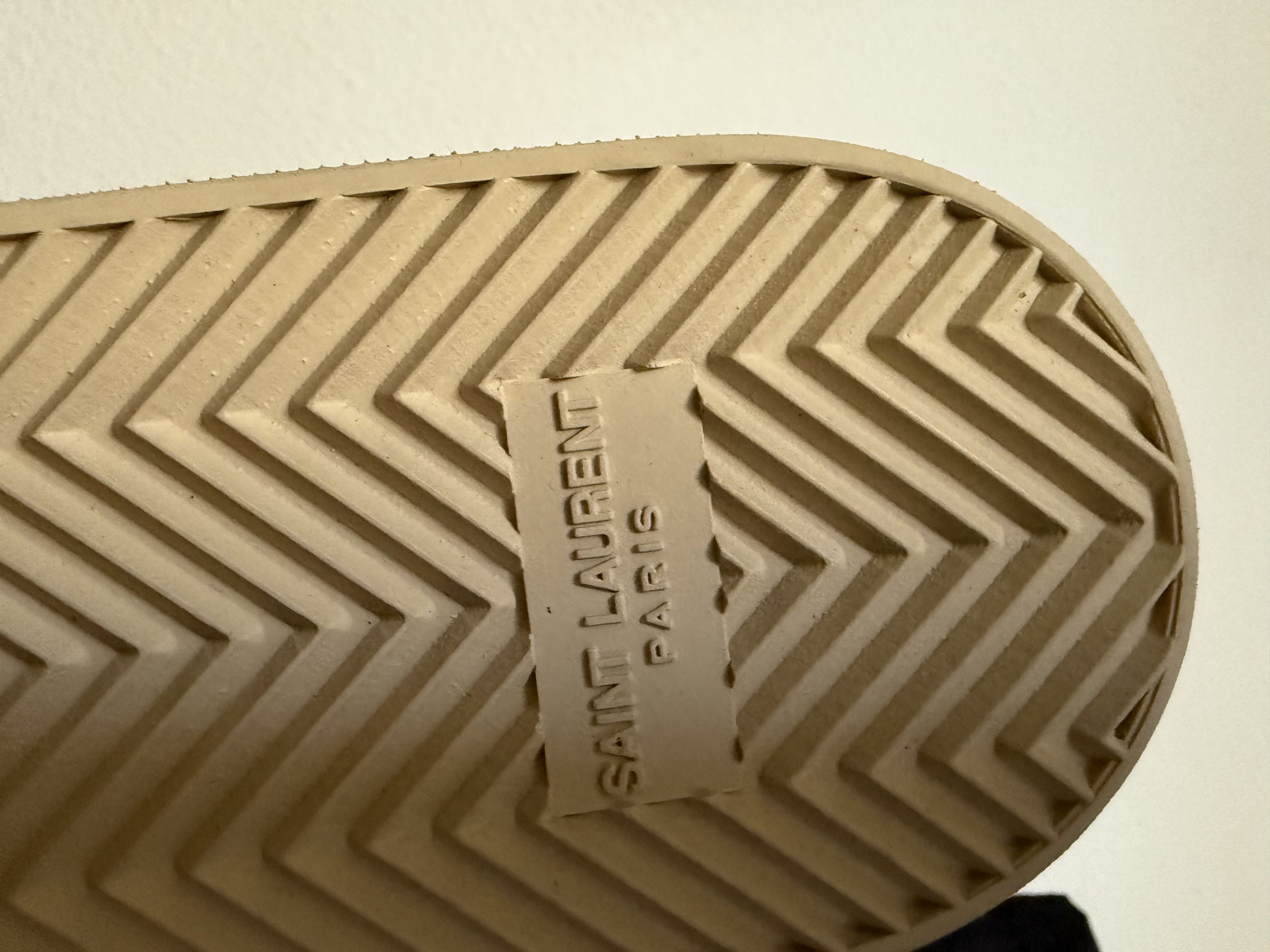 Saint Laurent Paris Saint Laurent Malibu Sneakers Size US 10 / EU 43 - 13 Thumbnail