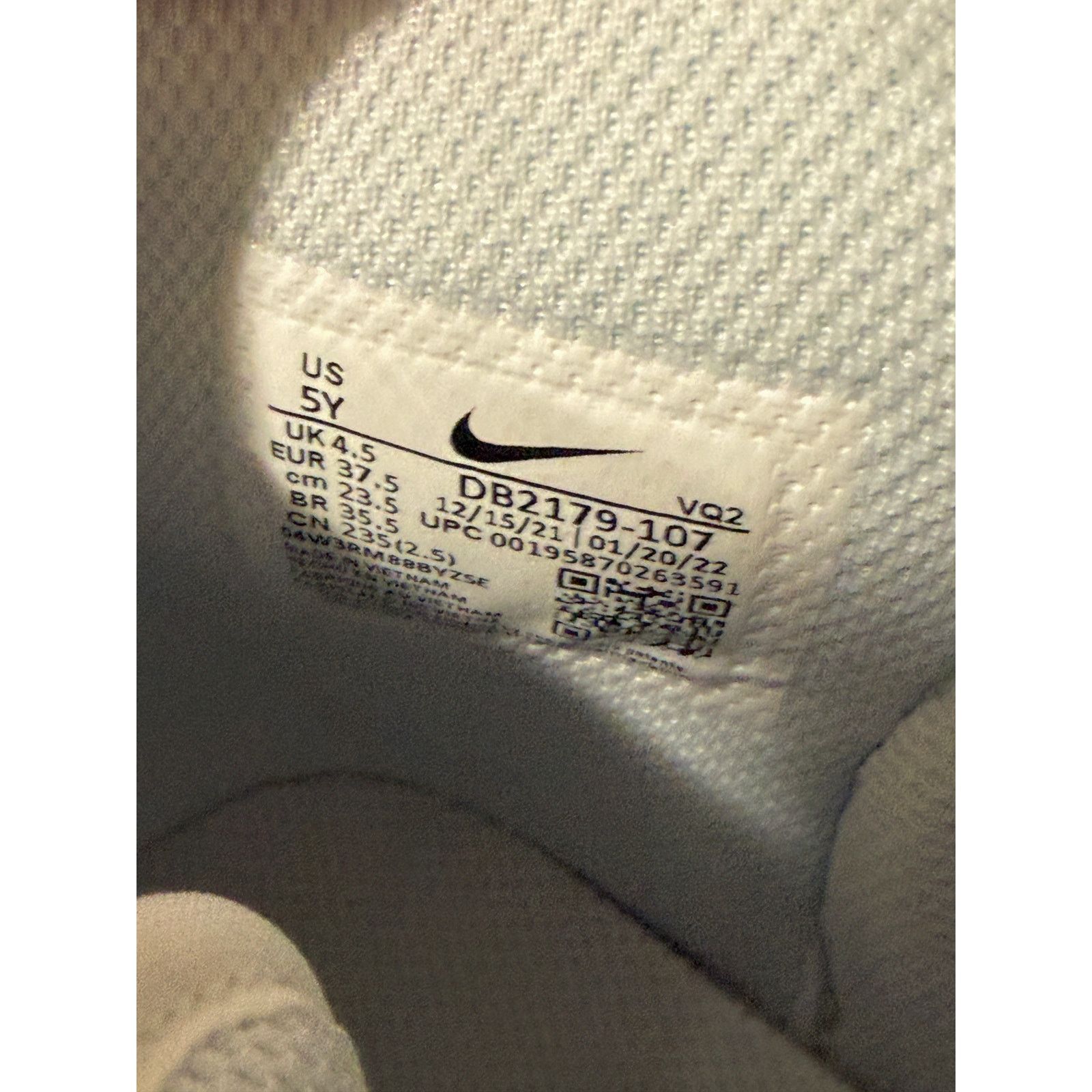 Nike Nike Dunk High GS Summit White Football Grey Pure Platinum Size US 5 / EU 37 - 8 Thumbnail