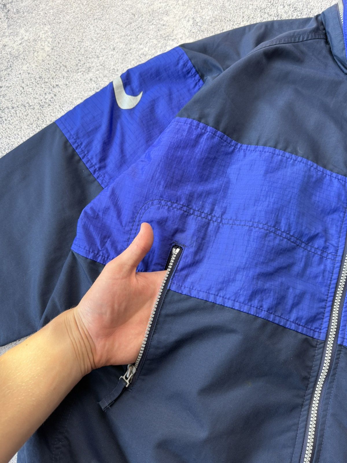Nike Nike Vintage 90s Big SWOOSH Logos Navy/Blue Nylon Jacket Size US L / EU 52-54 / 3 - 9 Thumbnail