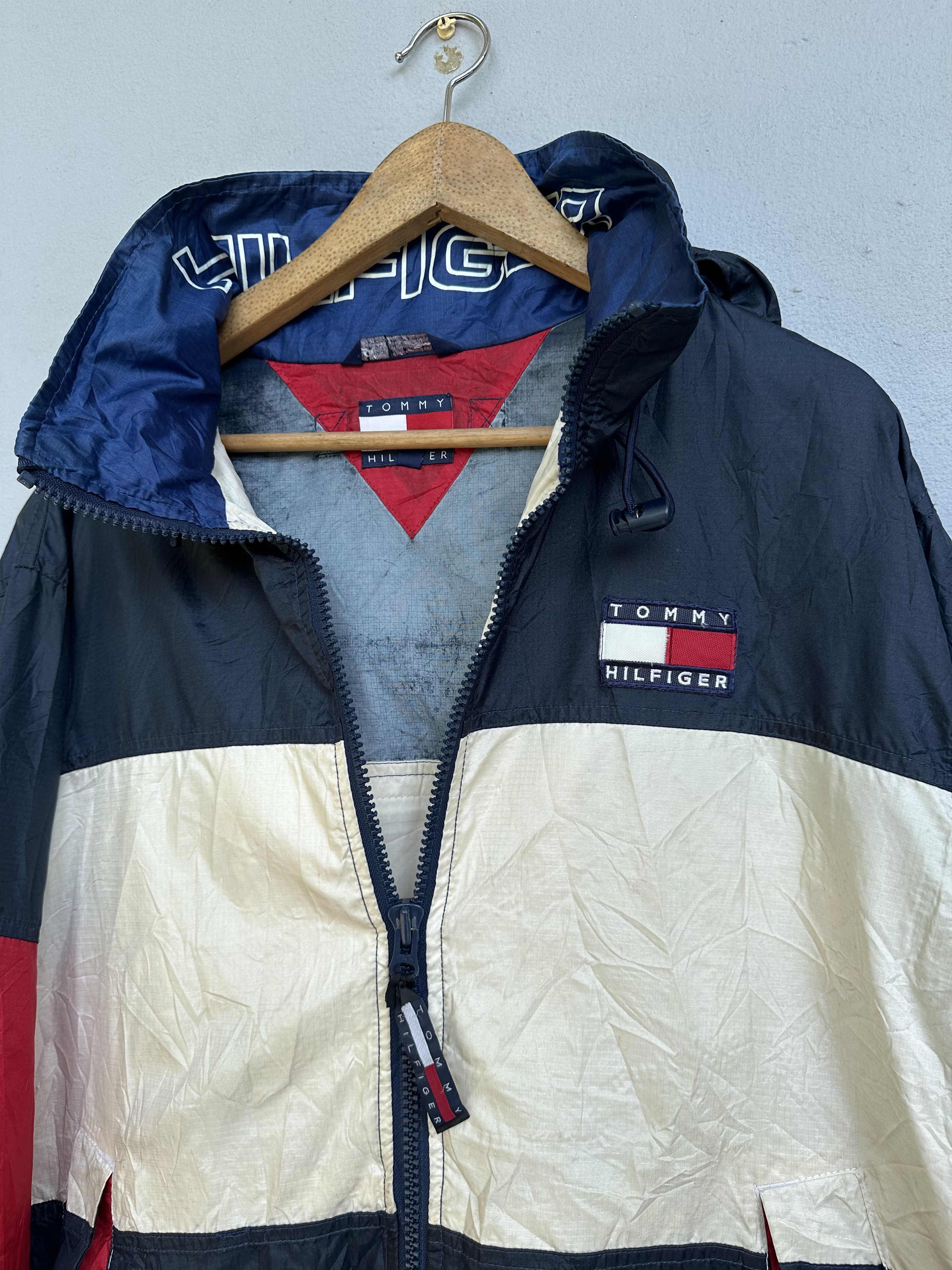 Tommy Hilfiger Vintage 90s Tommy Hilfiger Windbreaker Jacket Size US L / EU 52-54 / 3 - 5 Thumbnail