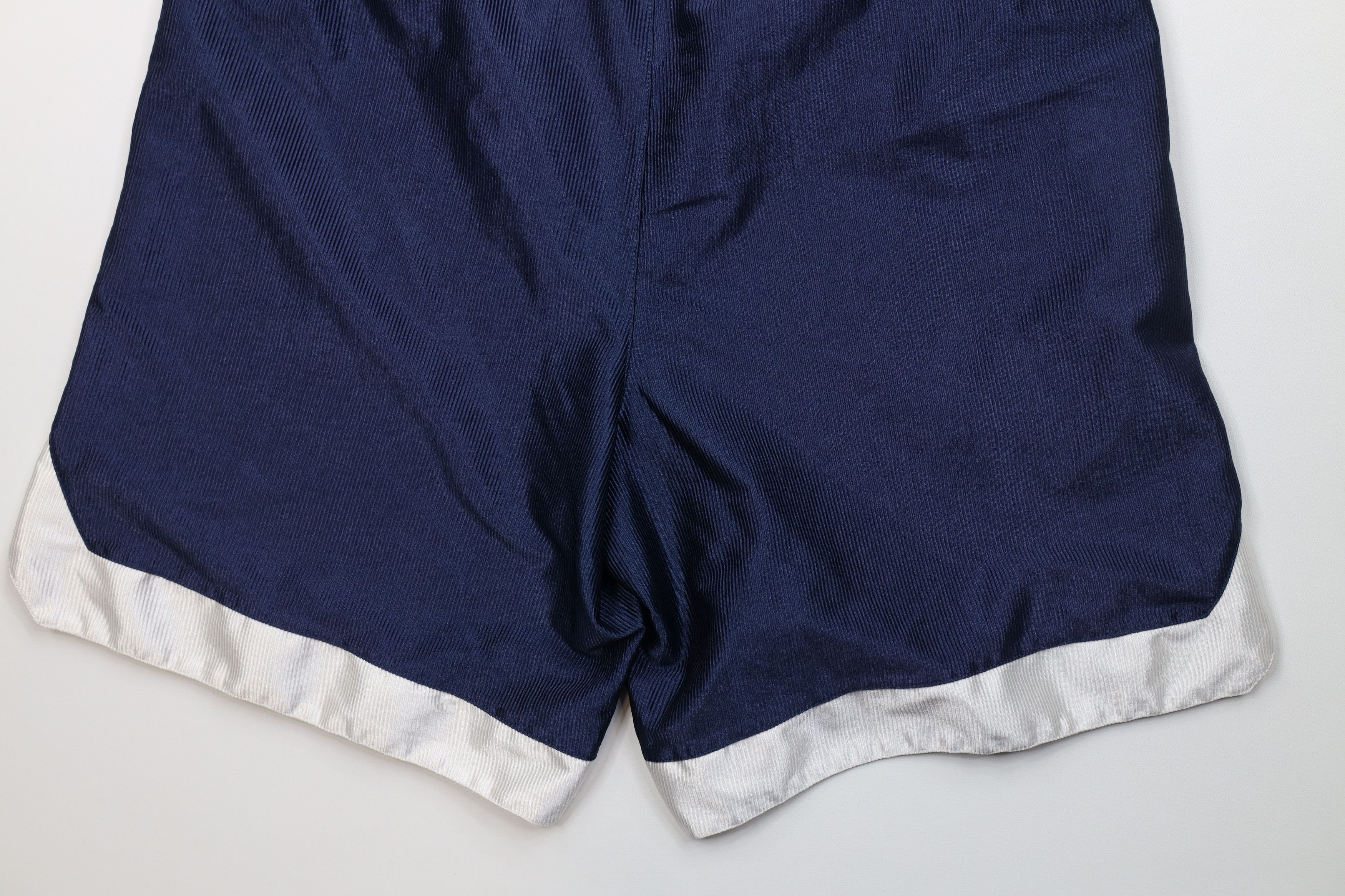 Nike Vintage Nike Swoosh Heavyweight Dazzle Basketball Shorts Size US 36 / EU 52 - 11 Thumbnail