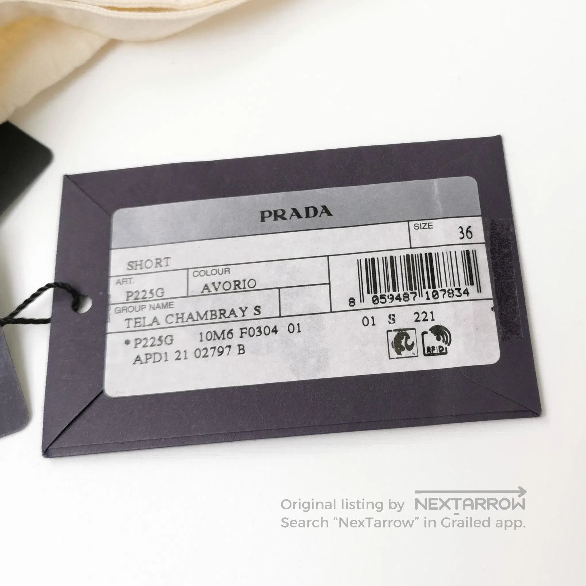 Prada Prada Cotton Logo Shorts in Cream . Size 35" - 4 Thumbnail