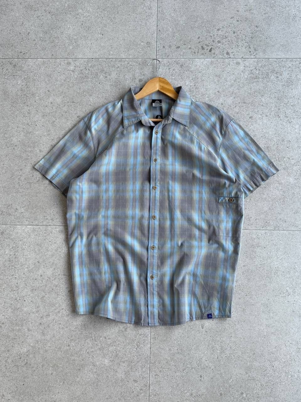 Nike ACG acg Nike vintage shirt size L Size US L / EU 52-54 / 3 - 1 Thumbnail
