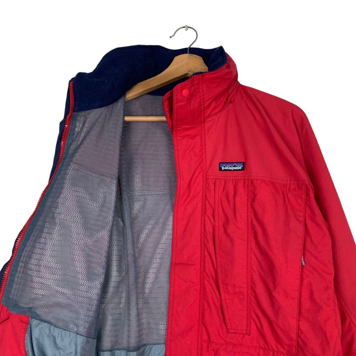 Patagonia PATAGONIA Red Hooded Light Jacket #1266-C57 Size US XS / EU 42 / 0 - 8 Thumbnail