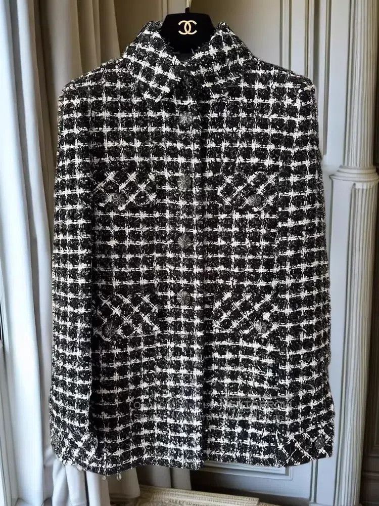 Chanel Chanel Classic medium-length coat Size XXS / US 00 / IT 34 - 1 Thumbnail