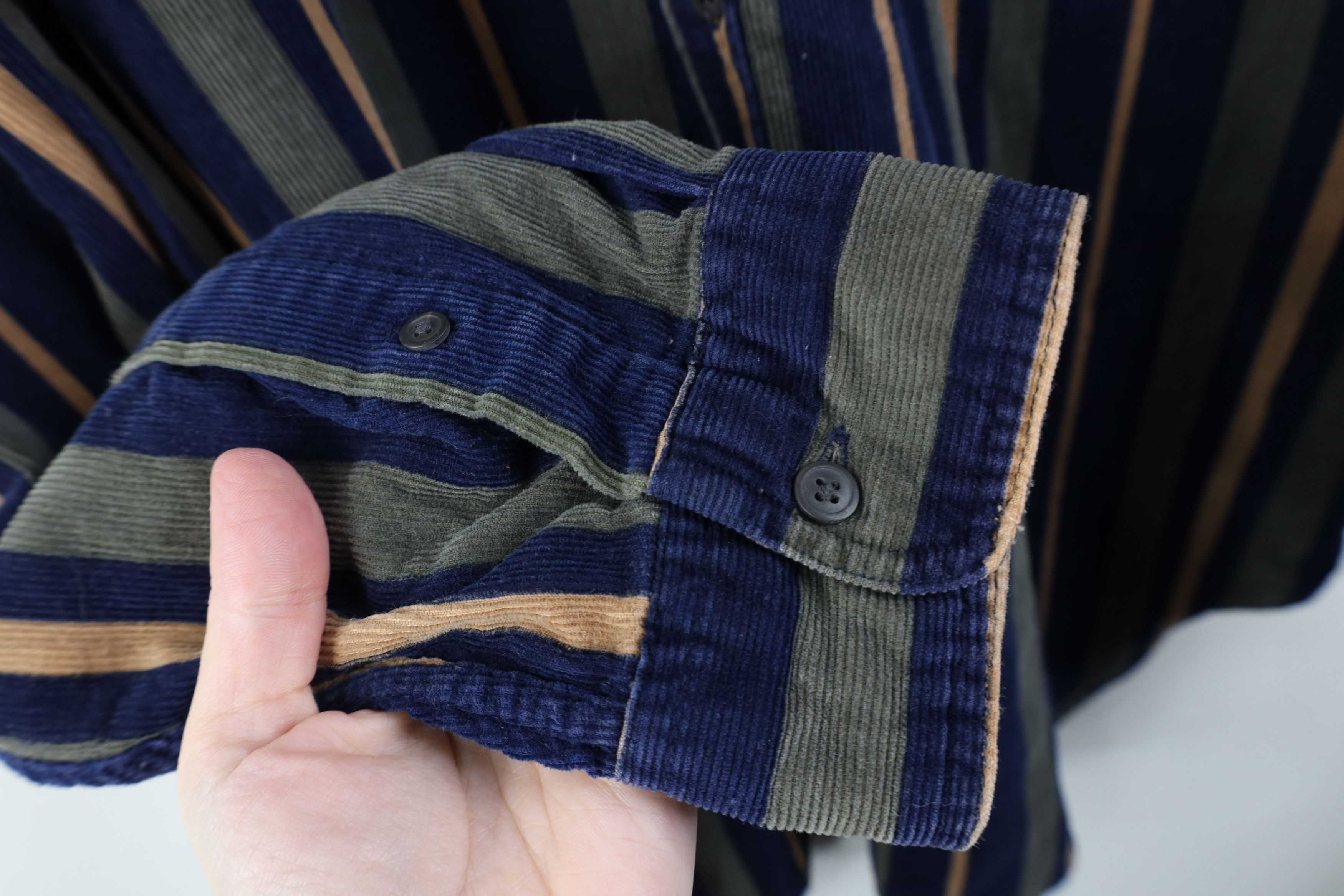 Vintage Vintage 90s Streetwear Corduroy Collared Button Down Shirt Size US L / EU 52-54 / 3 - 7 Thumbnail