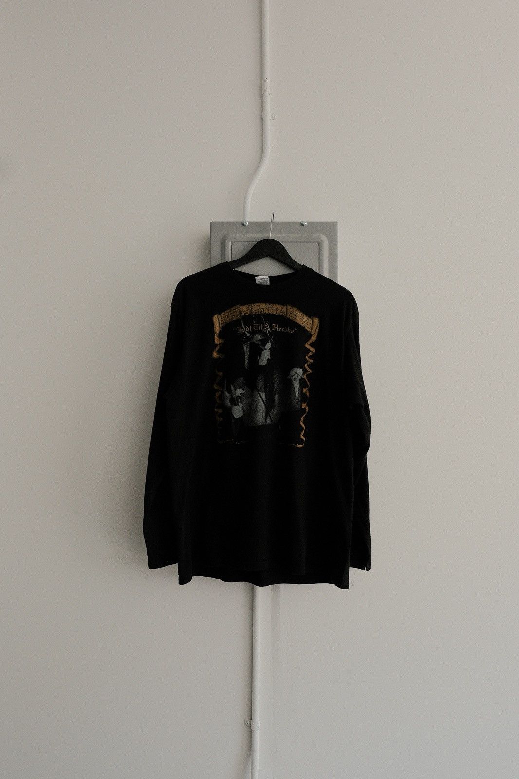 Band Tees Mortiis 1994 ‘født til å herske’ L/S Tee Size US XL / EU 56 / 4 - 1 Thumbnail