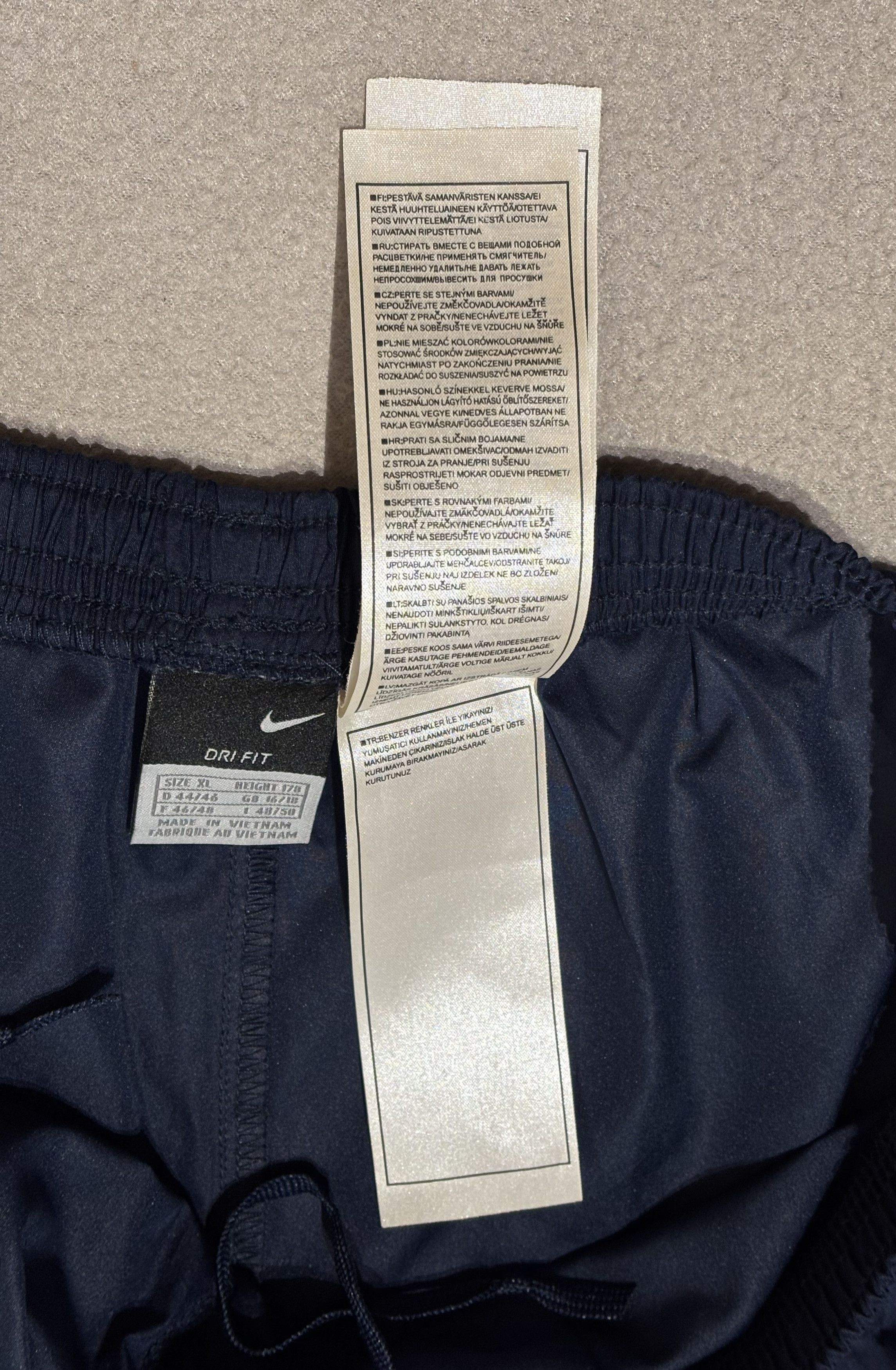 Nike Nike 00s Vintage Y2K Sports Shorts Size XL Size 30" / US 8 / IT 44 - 16 Thumbnail