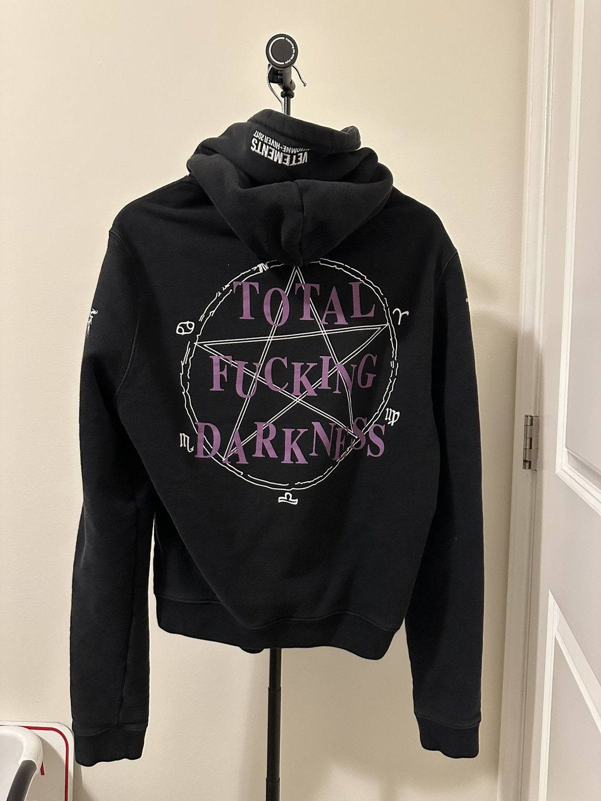 Vetements VETEMENTS Total Fucking Darkness TFD Hoodie – Black