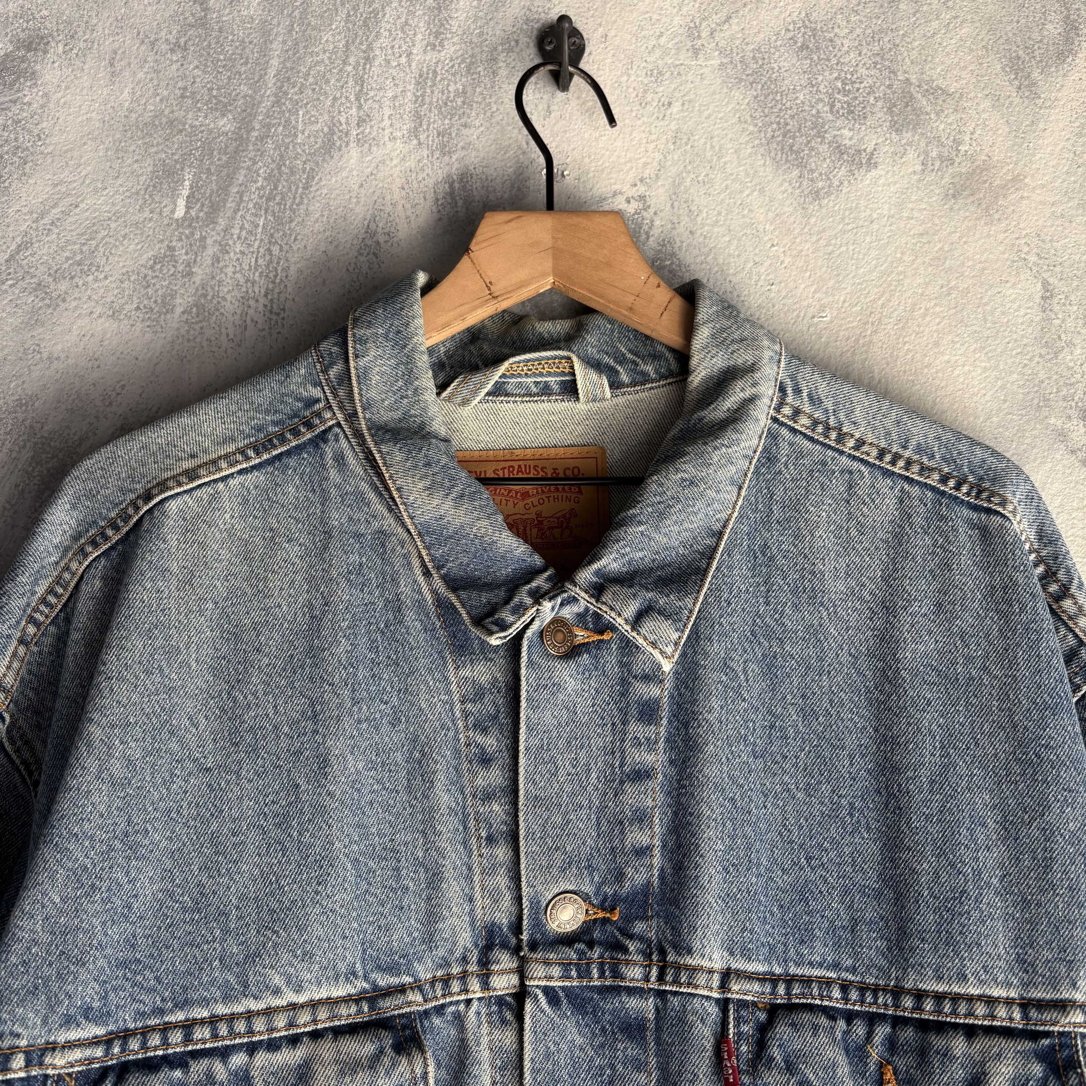 Levi's Vintage Levi's Denim Jacket Men's Size XL Faded Blue Size US XL / EU 56 / 4 - 2 Thumbnail