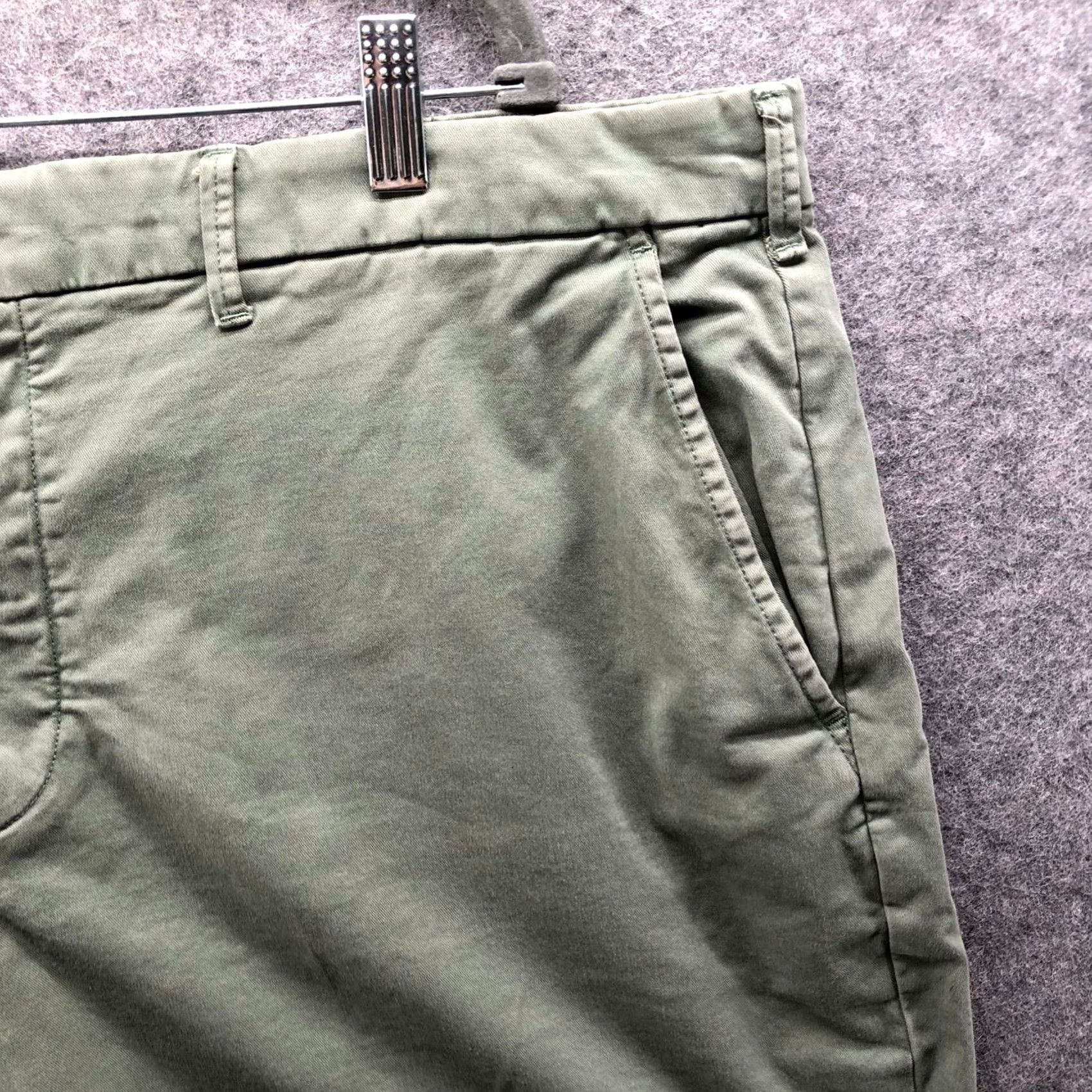 Gap VINTAGE Gap 8'' Chino Shorts Mens 40 Spring Leaf Green Flat Front Stretch Pants Shorts Chino Casual Mens 40 Green Size US 40 / EU 56 - 3 Thumbnail