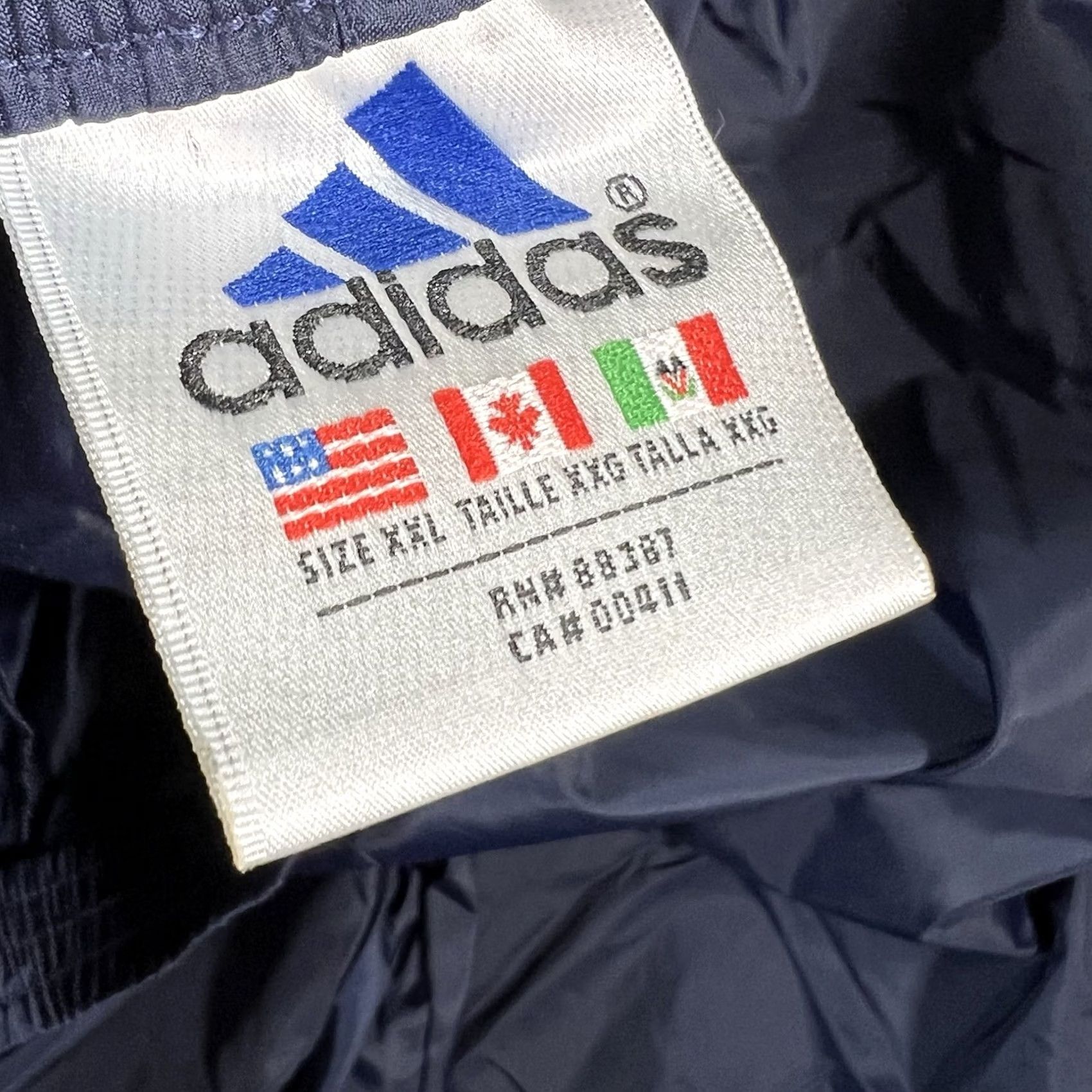 Adidas VINTAGE adidas Track Pants Mens 2XL Blue Lined 3 Stripe Windbreaker Tear Away Pants Mens 2XL Blue Striped Activewear Size US 39 - 6 Thumbnail