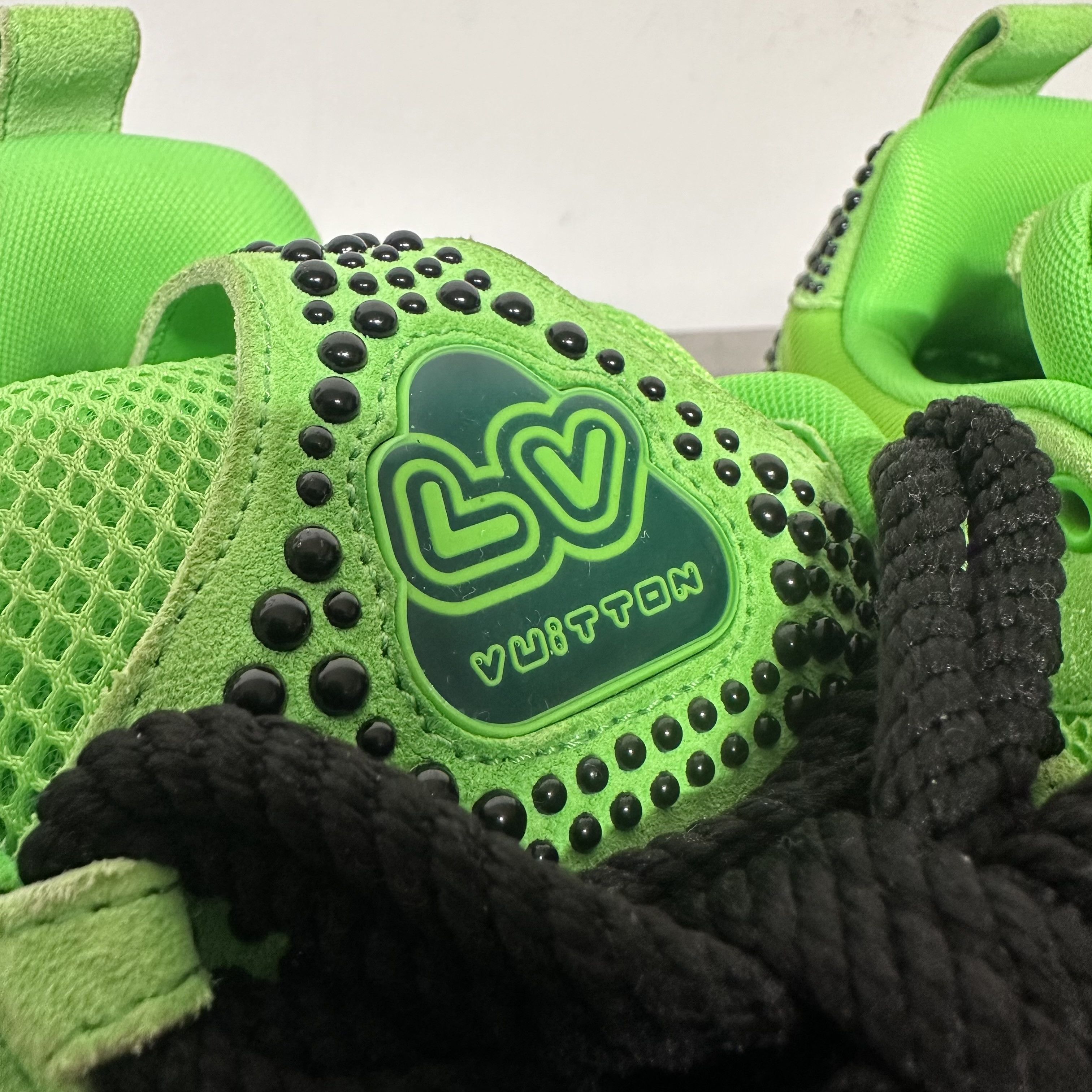 Louis Vuitton Louis Vuitton Skate US9.5 LV Trainer Mens green trainer Size US 9.5 / EU 42-43 - 12 Thumbnail