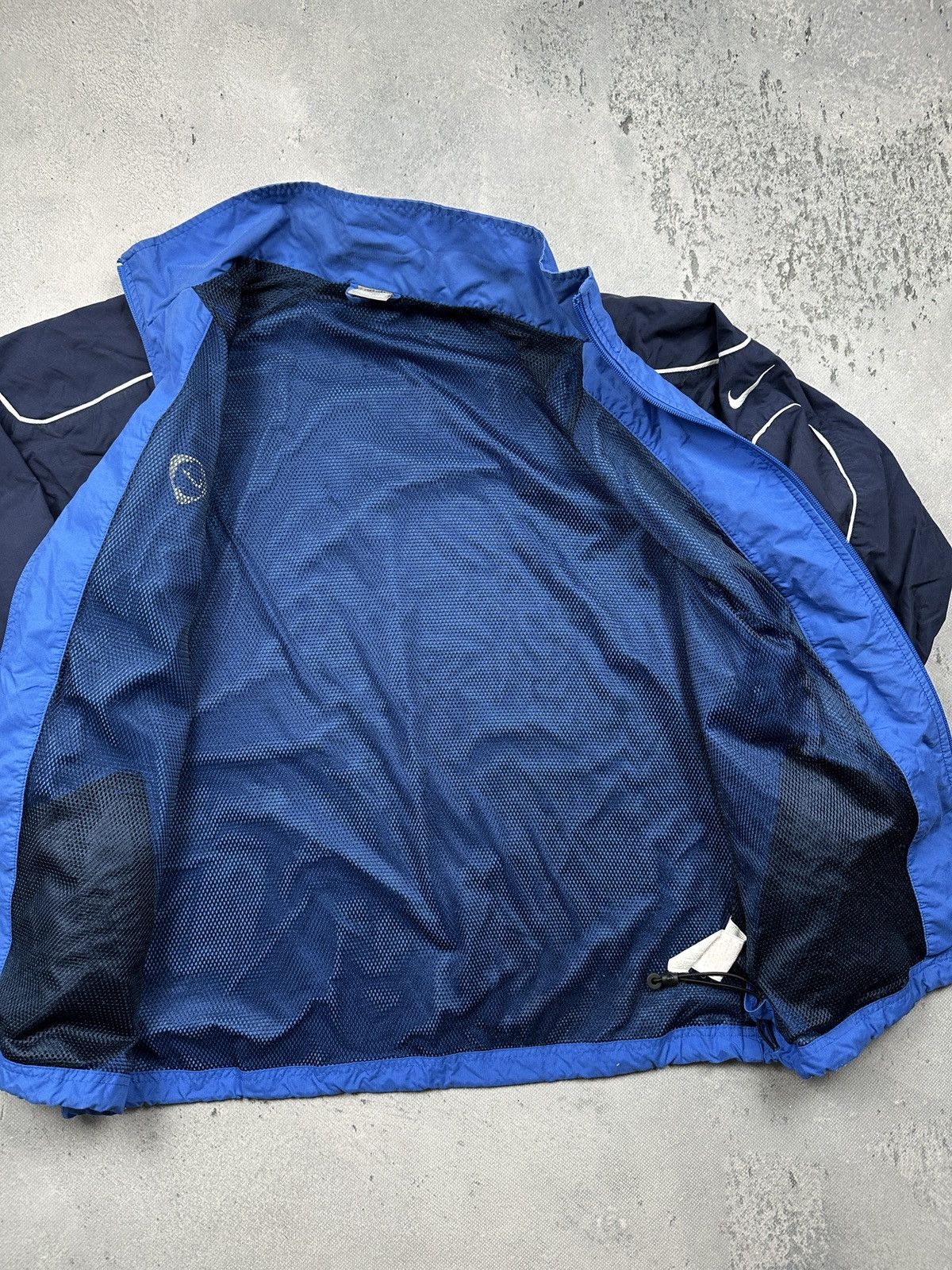 Nike Vintage Nike Blue Navy Track Jacket Full Zip Mesh Lining 90s Size US L / EU 52-54 / 3 - 6 Thumbnail