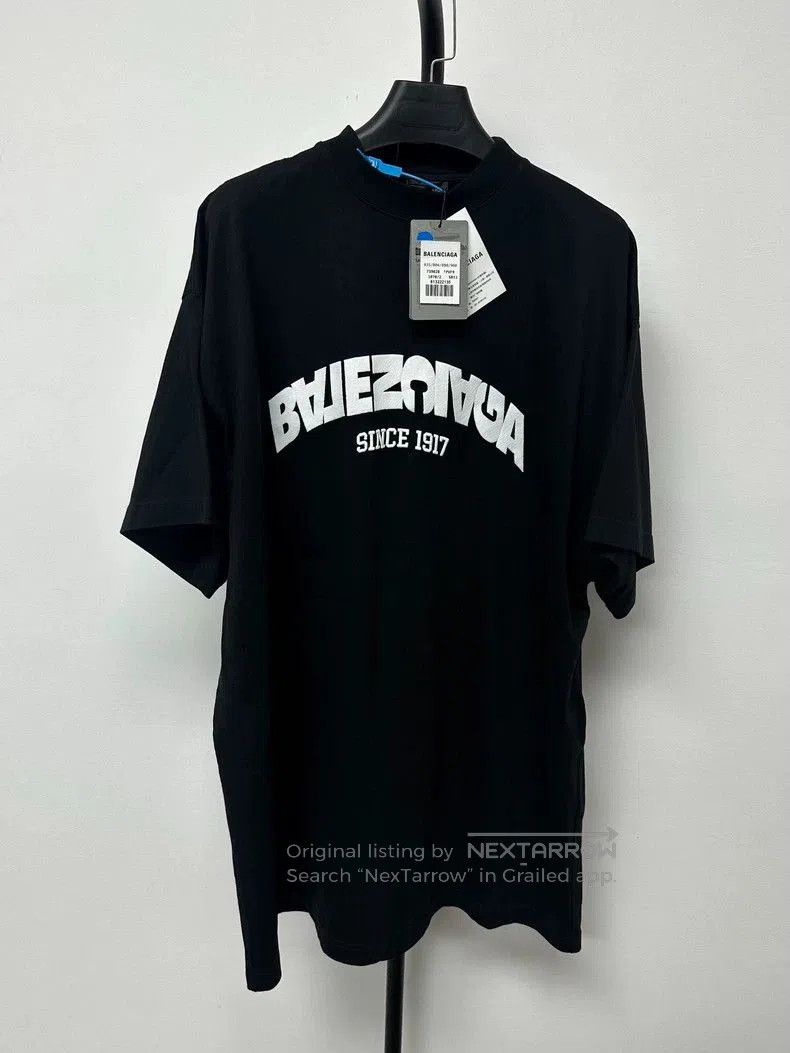 Balenciaga Balenciaga Asymmetric Inverted Logo Tee. Size US L / EU 52-54 / 3 - 1 Thumbnail