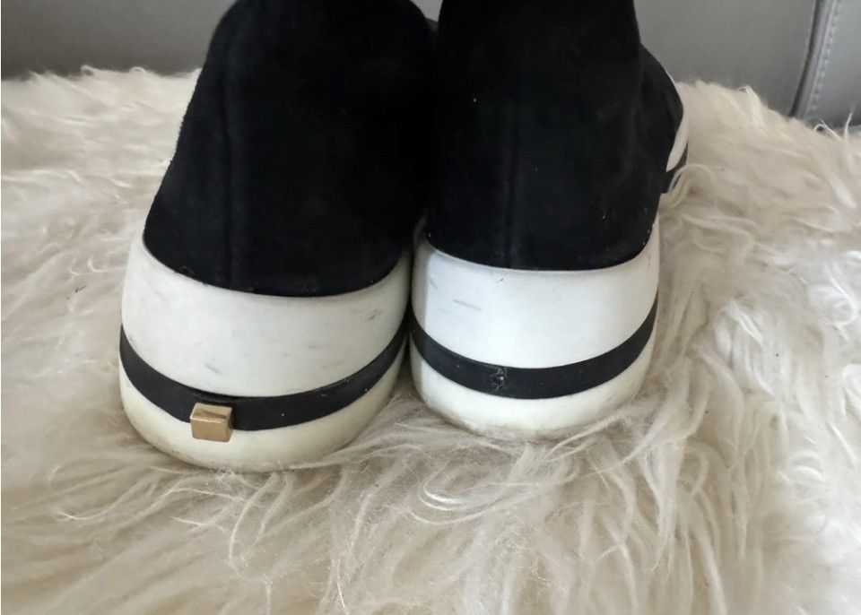 Stuart Weitzman STUART WEITZMAN SW612 BOOTIE SUEDE HIGH TOP SNEAKER SUEDE Size US 8.5 / IT 38.5 - 9 Thumbnail