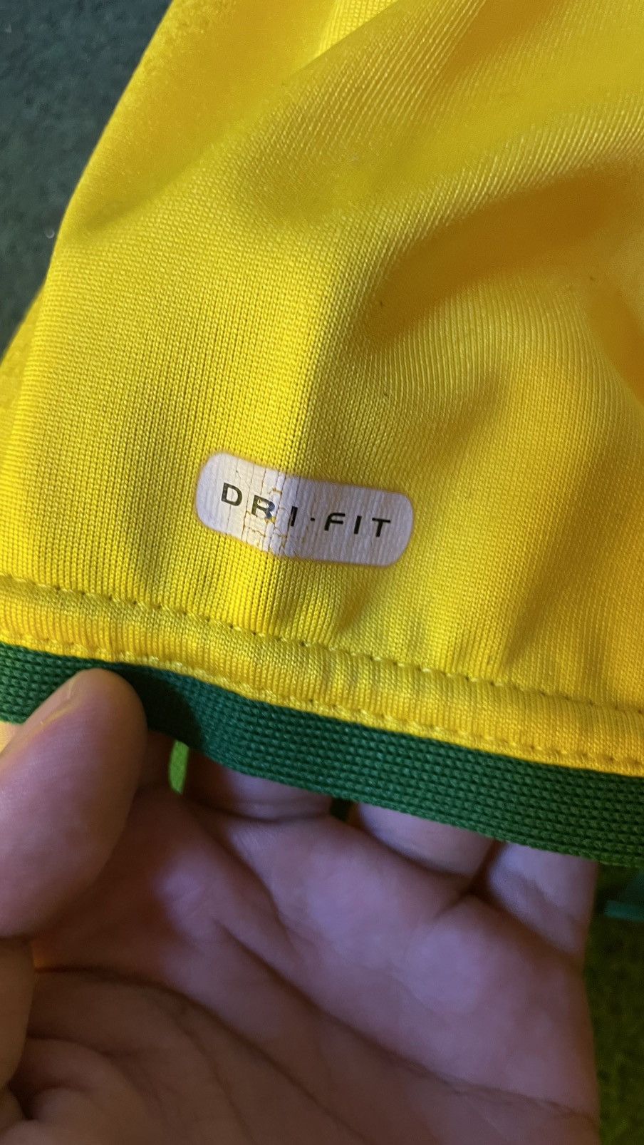 Nike 2000 - 2002 Brazil Home Jersey Size US L / EU 52-54 / 3 - 6 Thumbnail