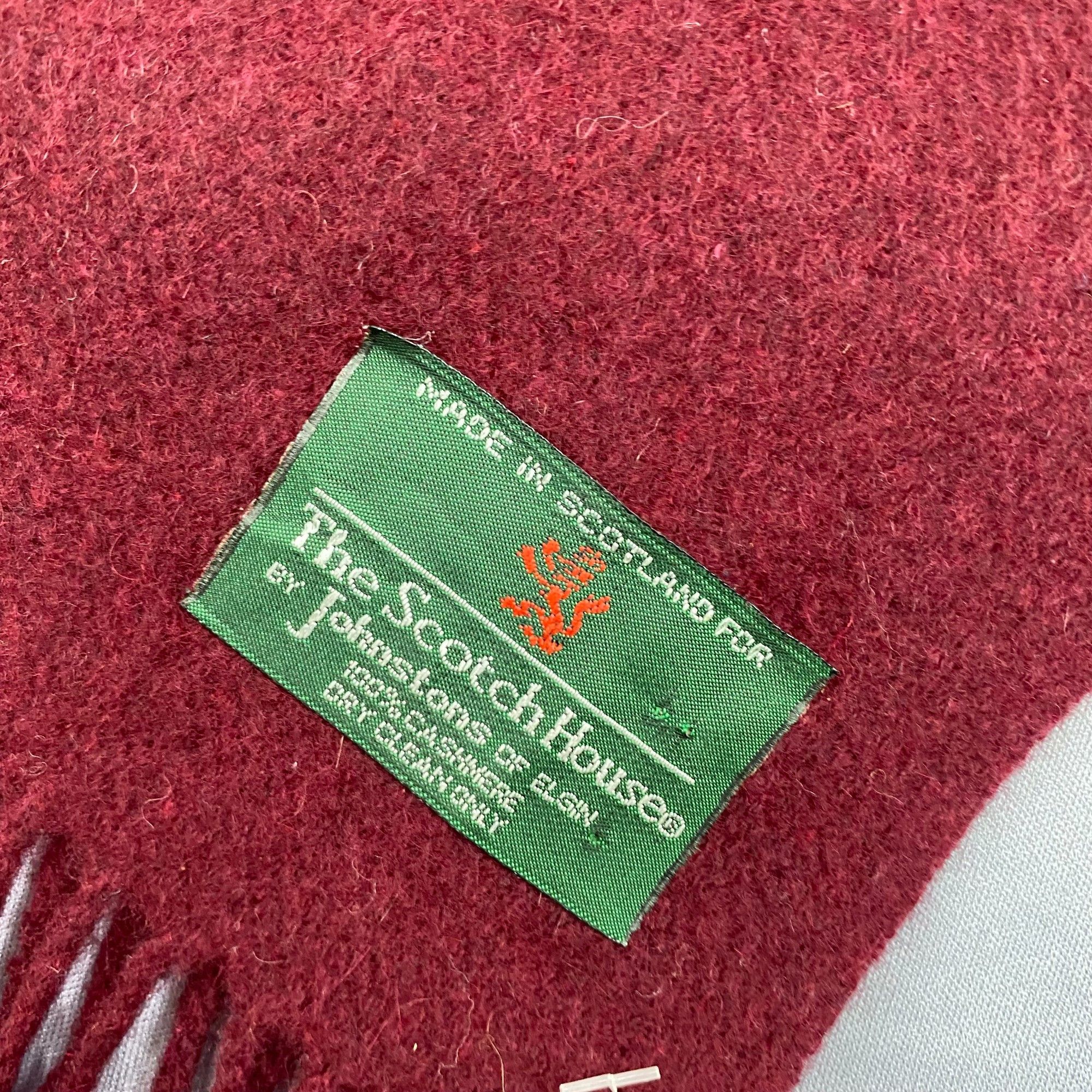 Johnstons Of Elgin Vintage Johnstons of Elgin Scarf Muffler Christmas Wool Size ONE SIZE - 4 Thumbnail