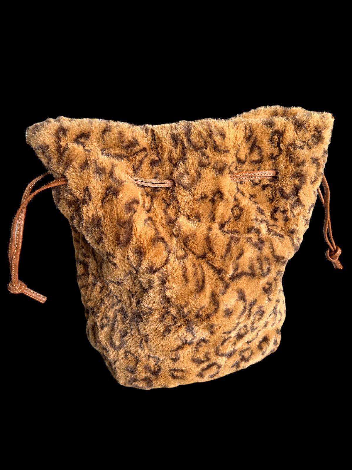 Leopard Punk Bondage Fur Beg