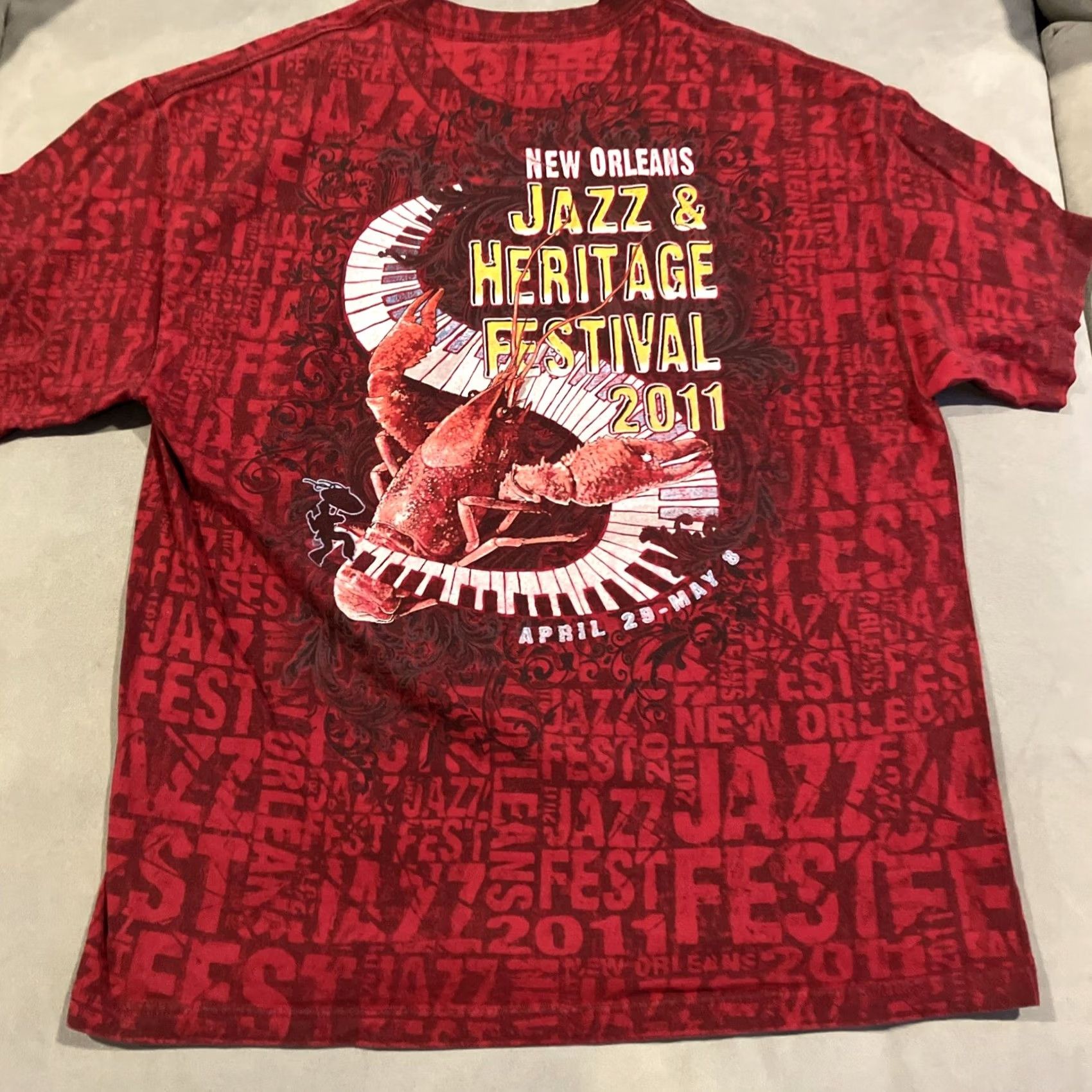 Vintage VINTAGE New Orleans Jazz Fest T-Shirt XL Red All Over Print Lobster Playing Piano 2011 Mens Shirt Size US XL / EU 56 / 4 - 4 Thumbnail