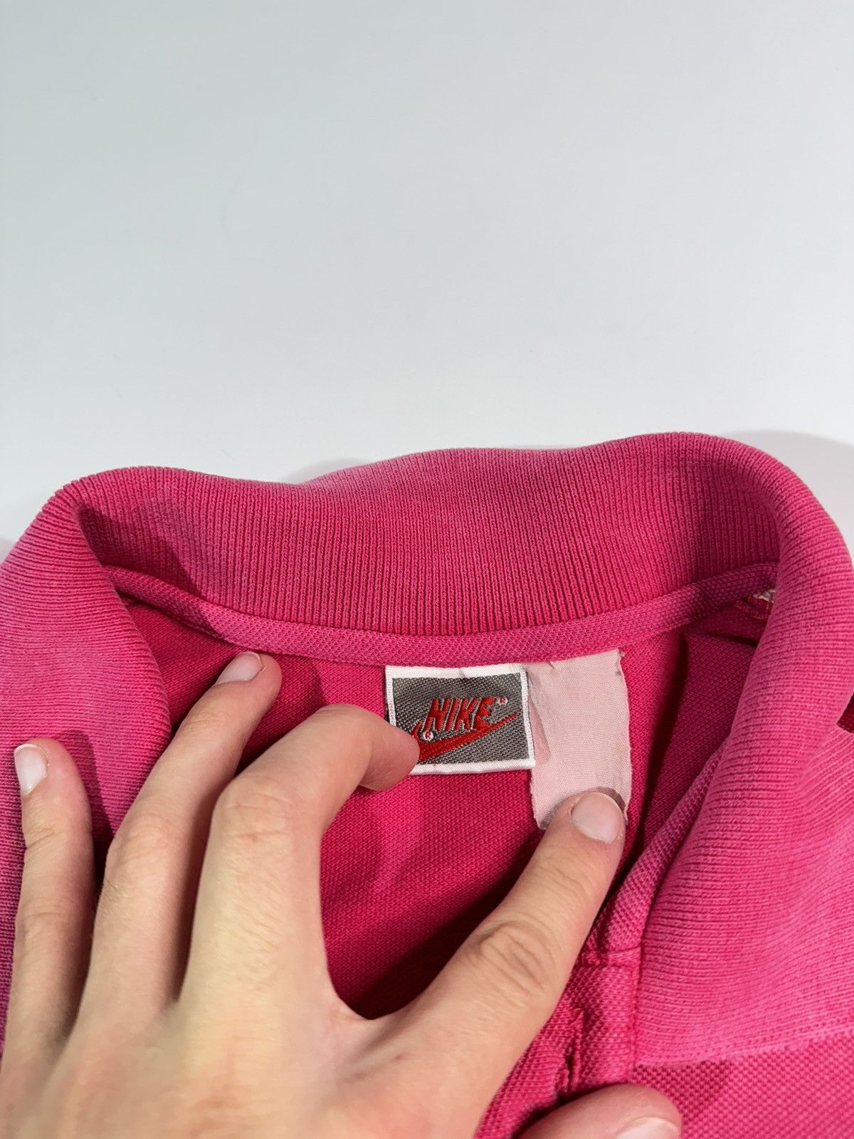 Nike × Vintage Vintage crazy pink Nike 90s distressed polo shirt washed Size US L / EU 52-54 / 3 - 3 Thumbnail