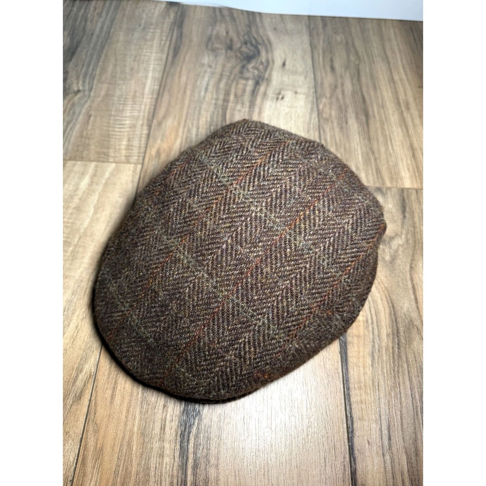 Harris Tweed VINTAGE Harris Tweed Newsboy Flat Cap Hat Brown Small Adult Handwoven Pure Wool Herringbone Retro Silk Lined Size ONE SIZE - 2 Thumbnail