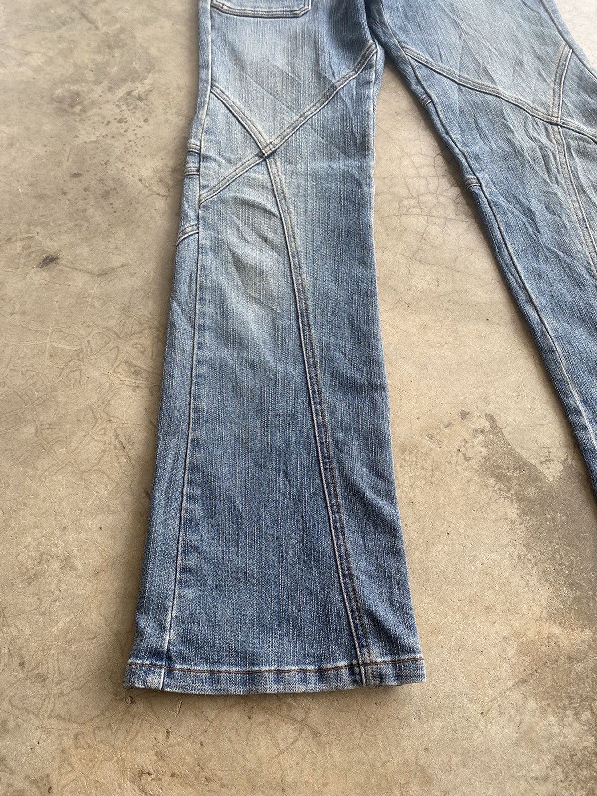 Hysteric Glamour × If Six Was Nine × Tornado Mart Japanese Jouer Aux Echecs Python Stretch Flare Jeans Size US 27 - 2 Thumbnail