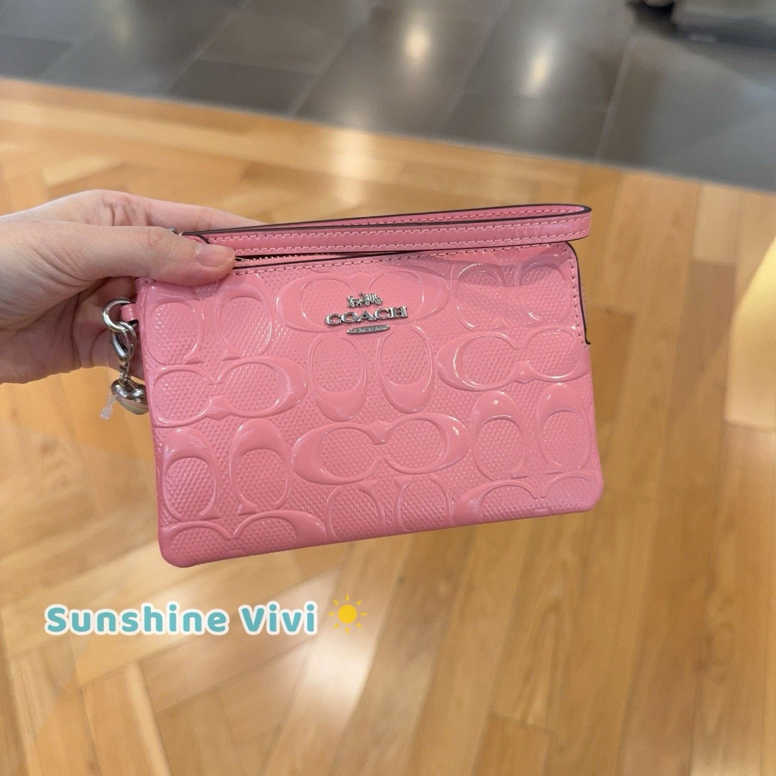 Coach NWT COACH Corner Zip Wristlet Heart Charm CDF04 Silver Pink Size ONE SIZE - 2 Thumbnail