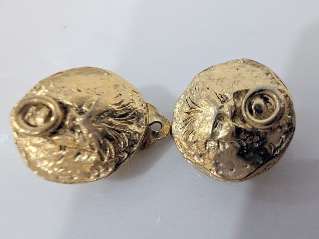 Chanel Chanel Vintage Door Knocker Clip-on Earrings Gold Size ONE SIZE - 2 Thumbnail