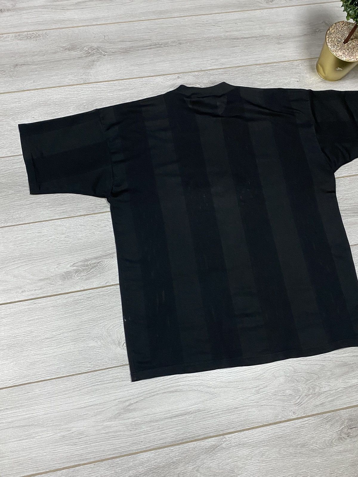 Adidas Adidas made in Britain big logo mesh t-shirt Size US L / EU 52-54 / 3 - 8 Thumbnail