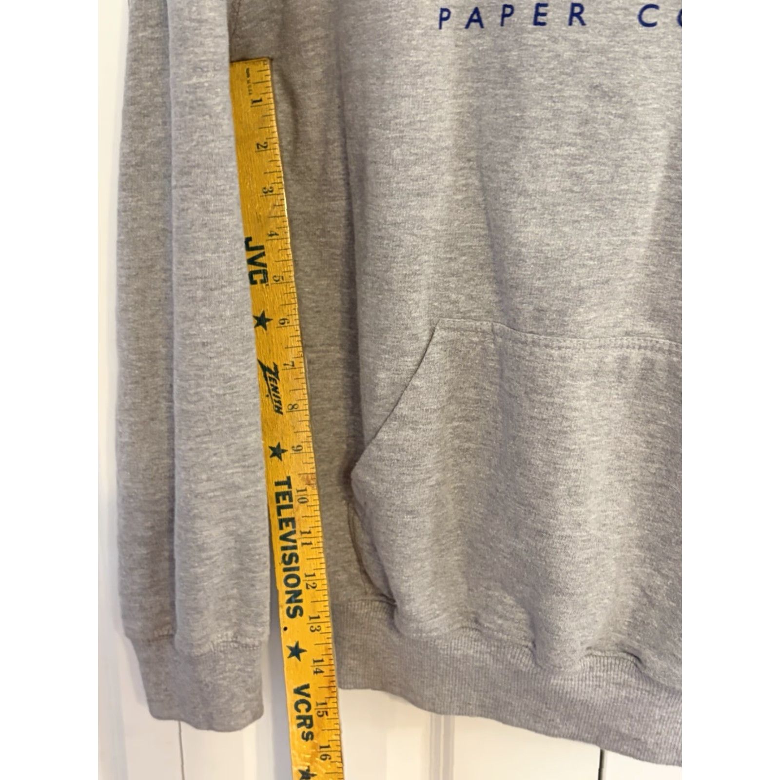 Gildan VINTAGE? No—not vintage. The Office Dunder Mifflin Mens Sweatshirt Hoodie Gray Hooded Pullover sz Large Size US L / EU 52-54 / 3 - 4 Thumbnail