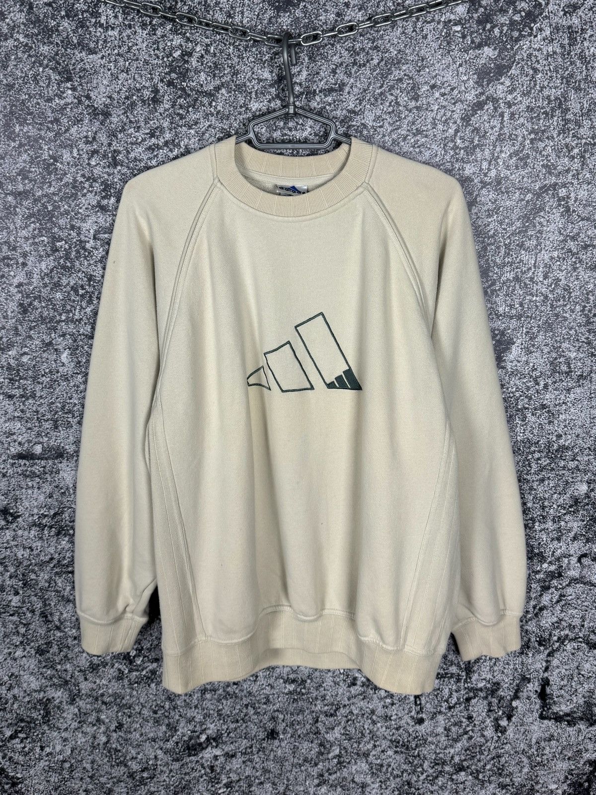 Adidas Adidas Vintage 90s Sweatshirt Big Embroidered Logo Size M Size US M / EU 48-50 / 2 - 1 Thumbnail