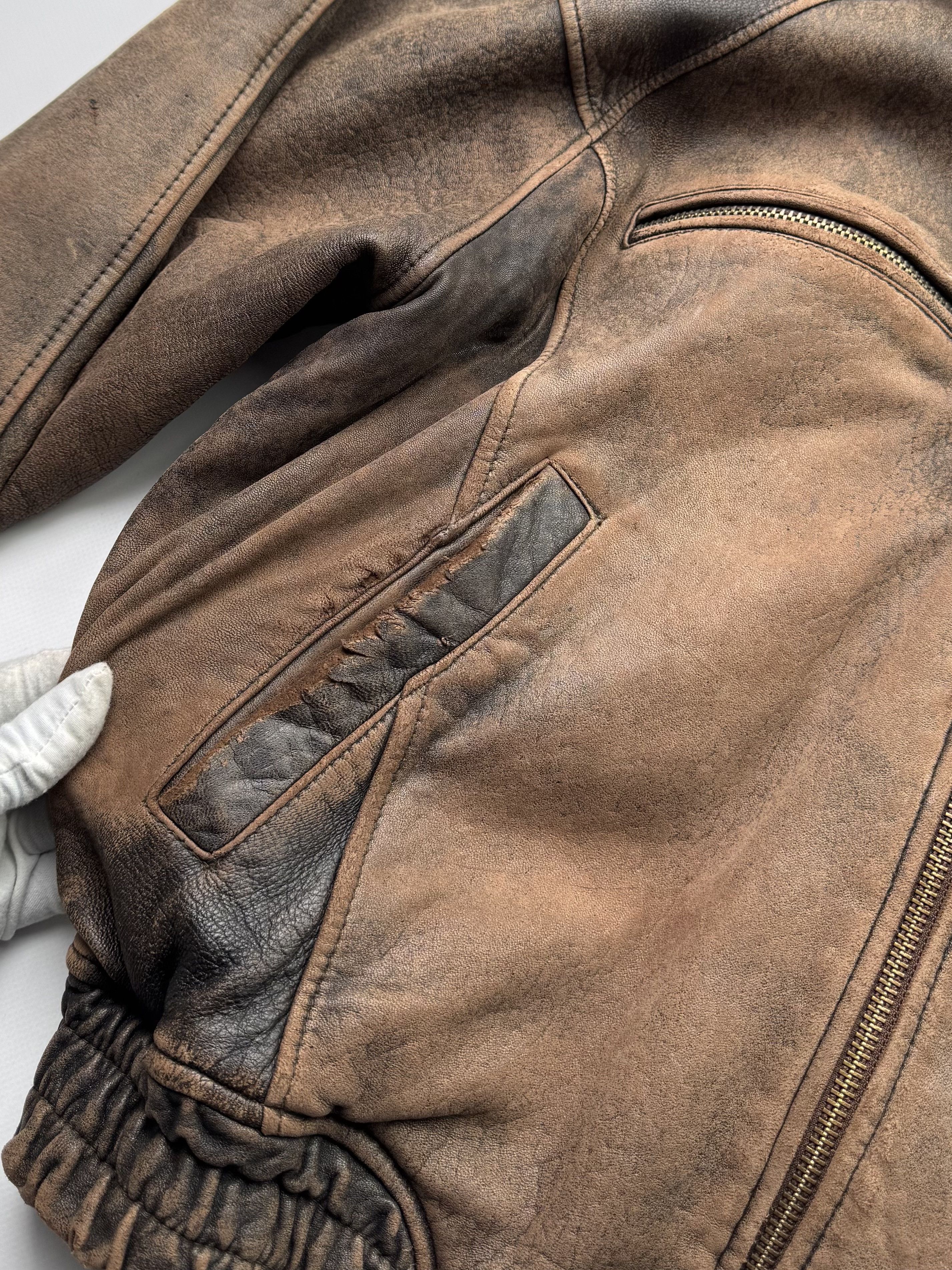 Vintage Vintage Thrashed Faded Leather Bomber Jacket B566(V10)E2 Size US XL / EU 56 / 4 - 16 Thumbnail