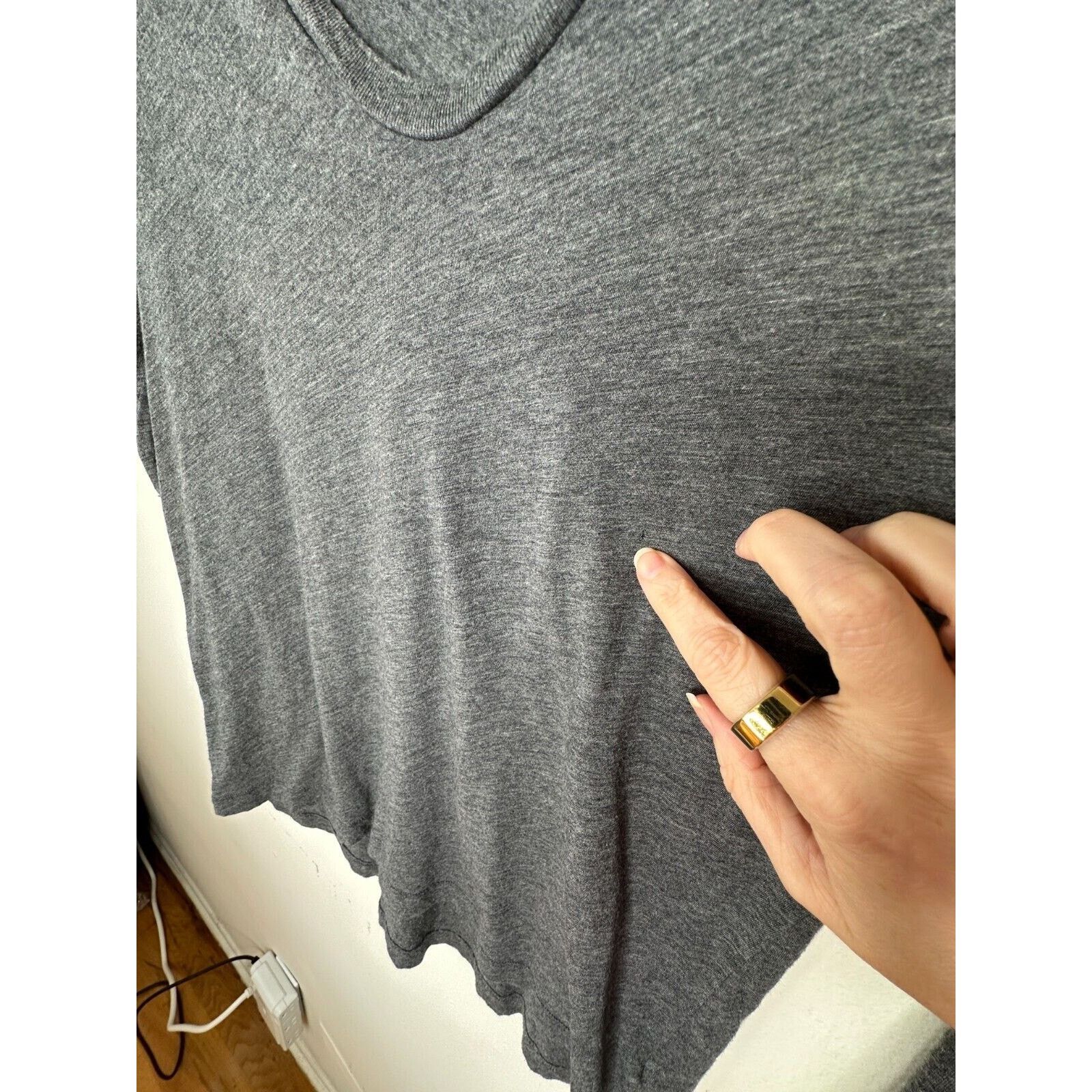 Splendid Splendid Gray Light Long Sleeve Deep VNeck Sweater Top Med Size M / US 6-8 / IT 42-44 - 3 Thumbnail