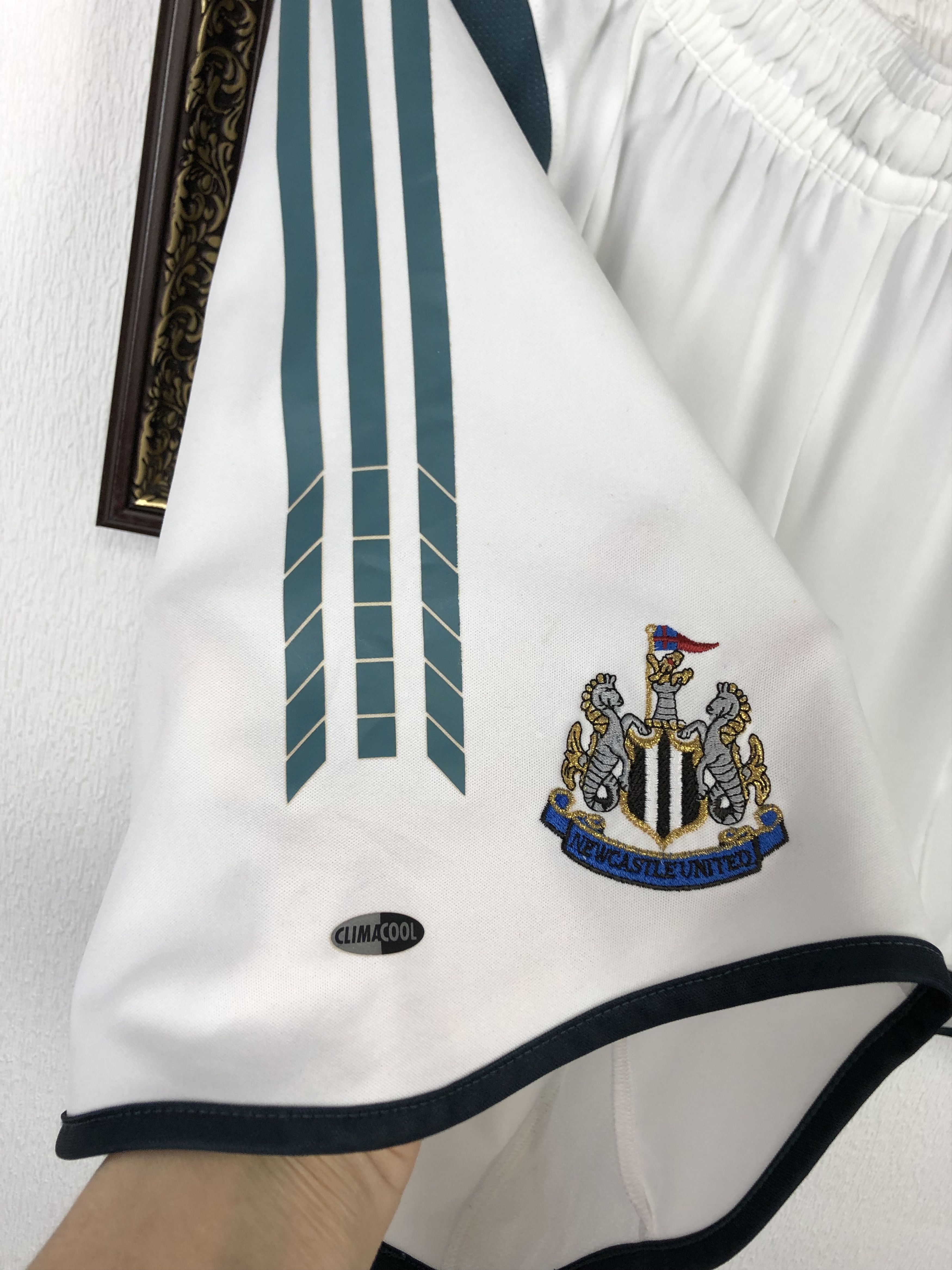 Adidas Vintage Adidas Newcastle United Football Shorts Soccer L Size US 34 / EU 50 - 4 Thumbnail