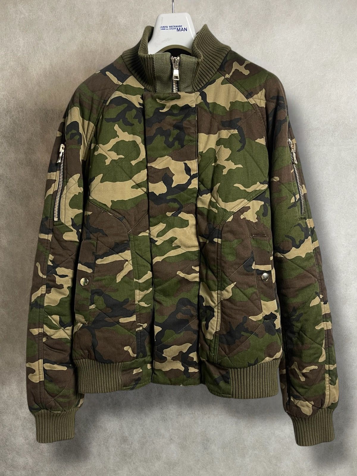 Balmain Runway Fw17 Balmain quilted padded cotton camo bomber jacket Size US M / EU 48-50 / 2 - 1 Thumbnail